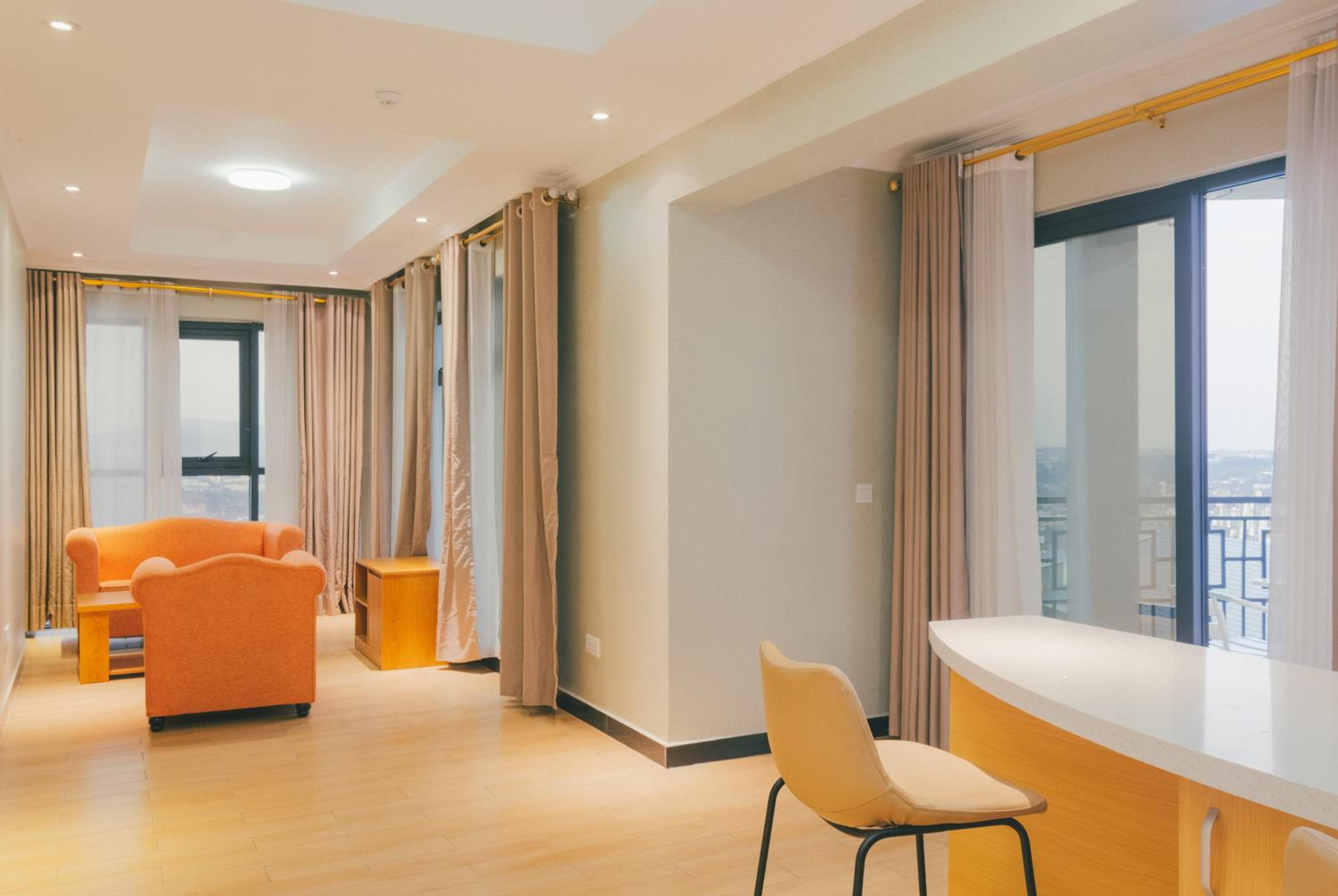 Apartment With Mountain View