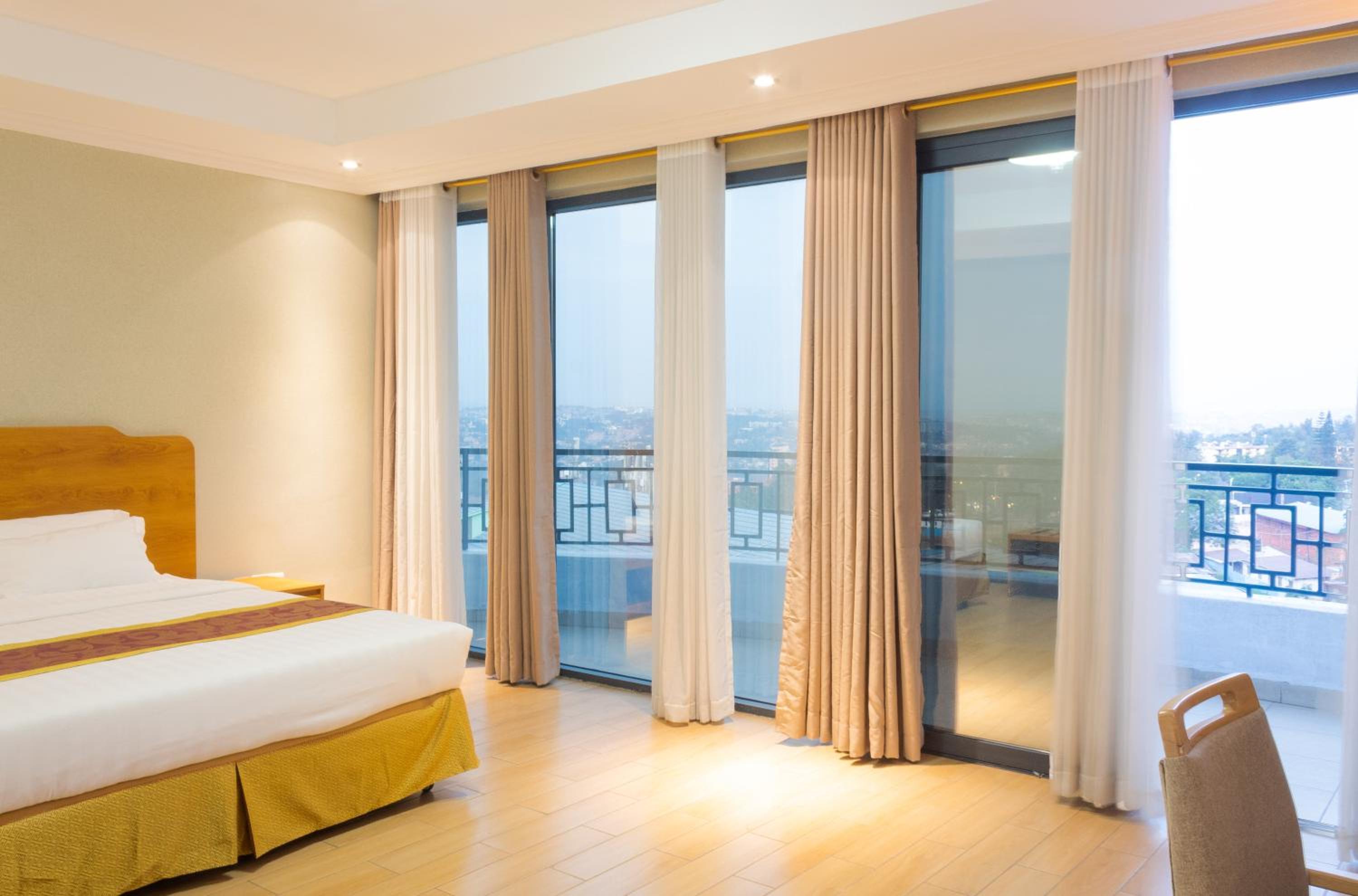 Apartment With Mountain View