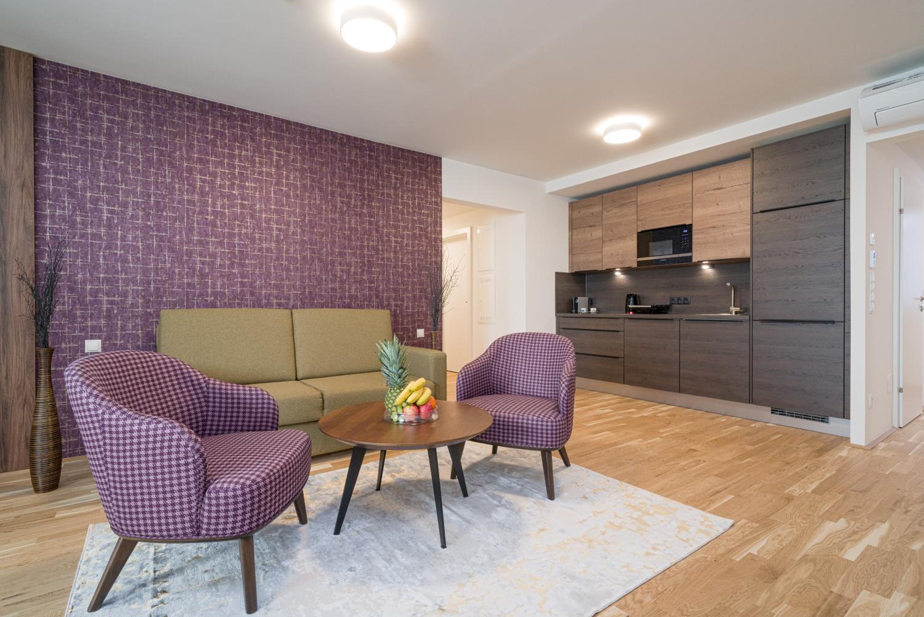 Four-Bedroom Apartment with Balcony 