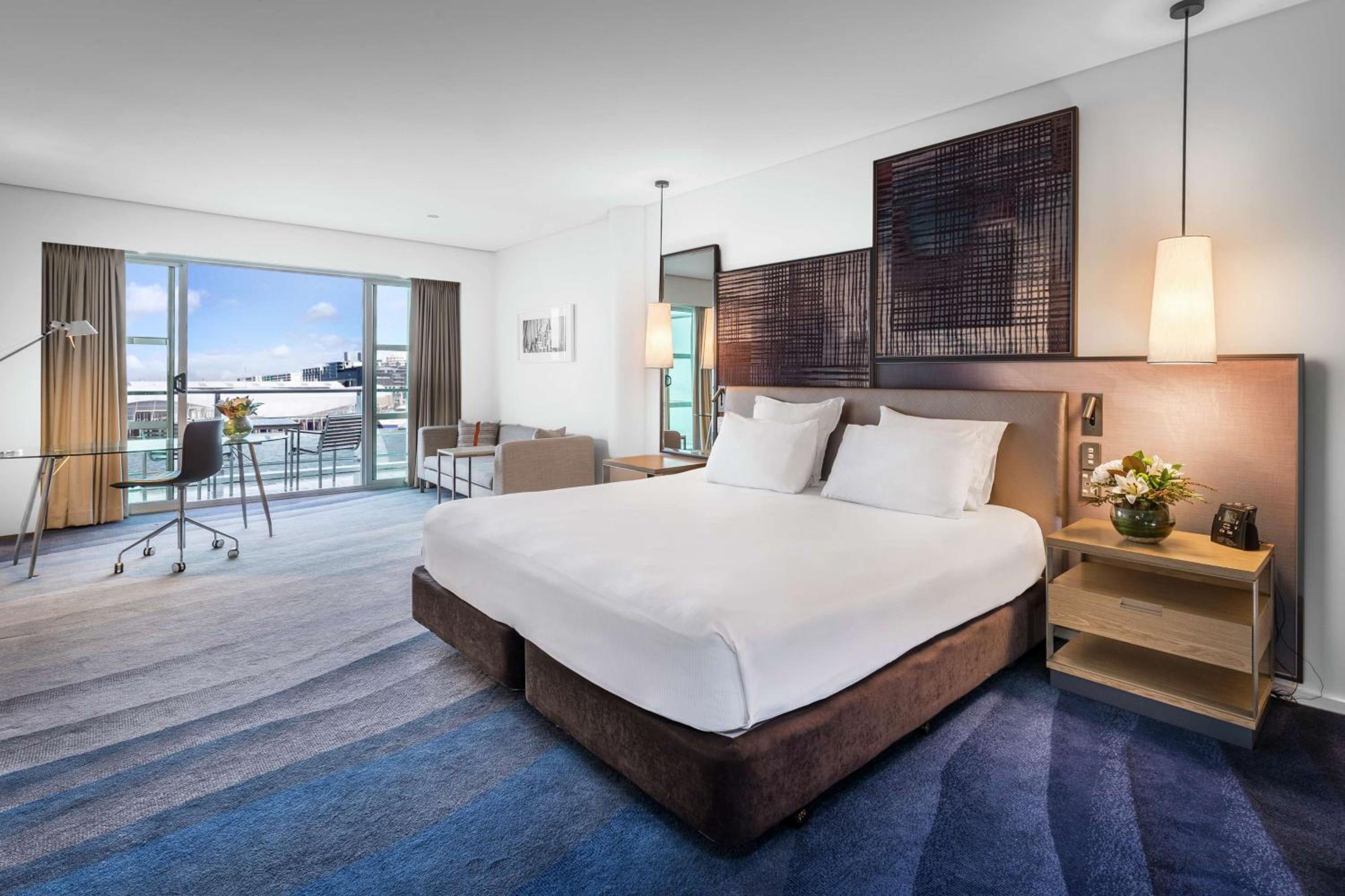 Deluxe King Room with Harbor View