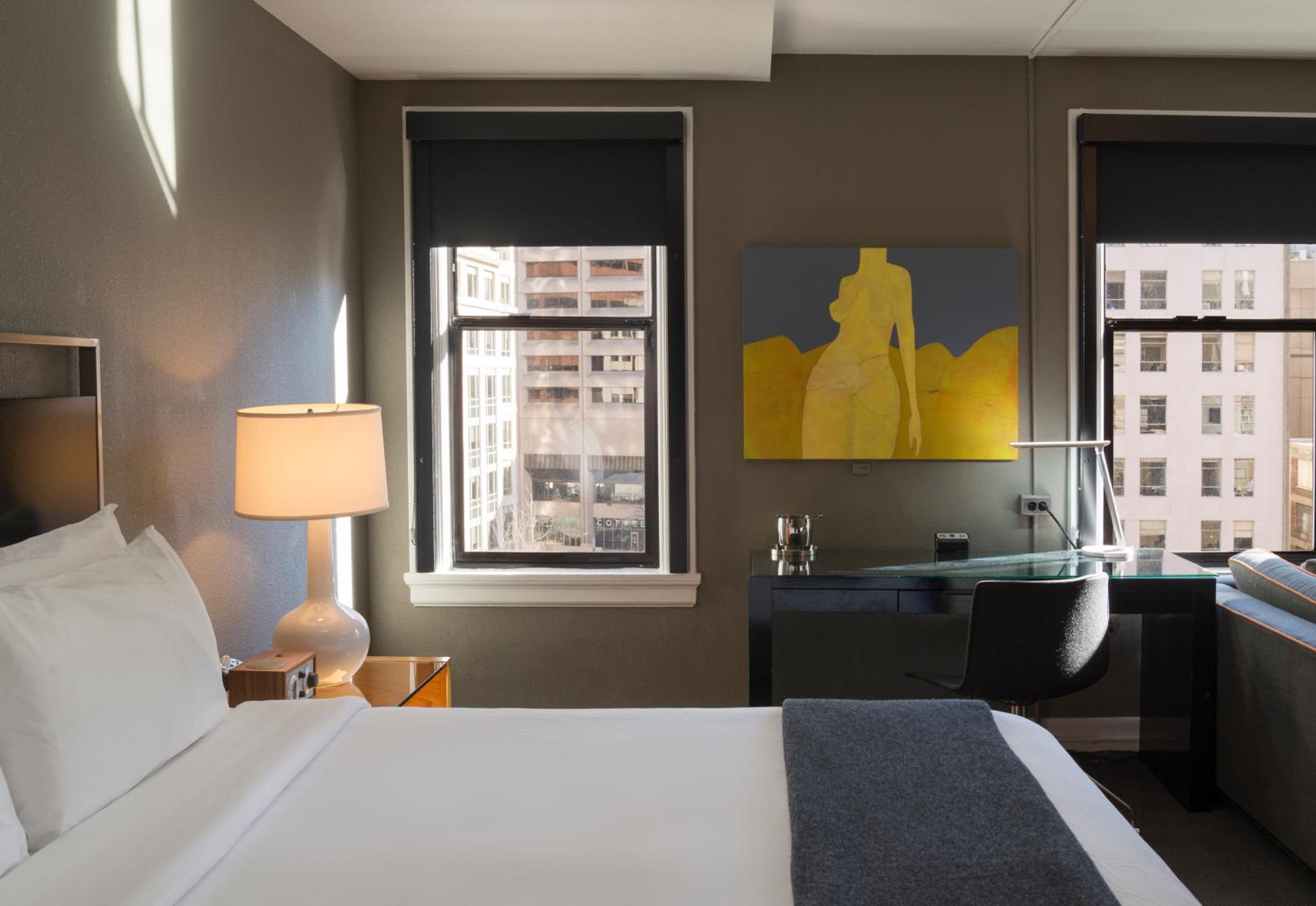 Max Studio King Room