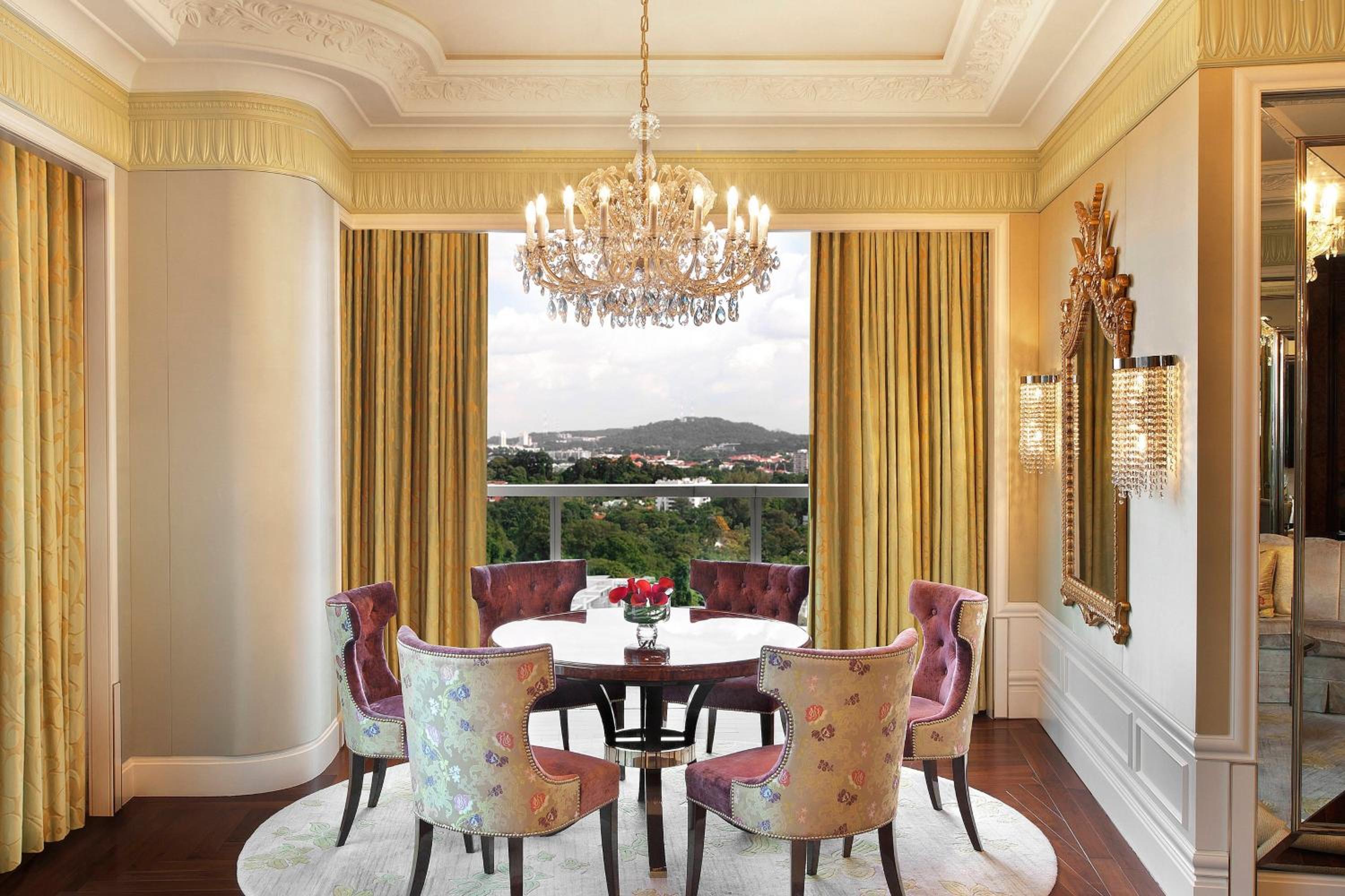 Premier Specialty, Suite, 1 King, Botanical Garden View