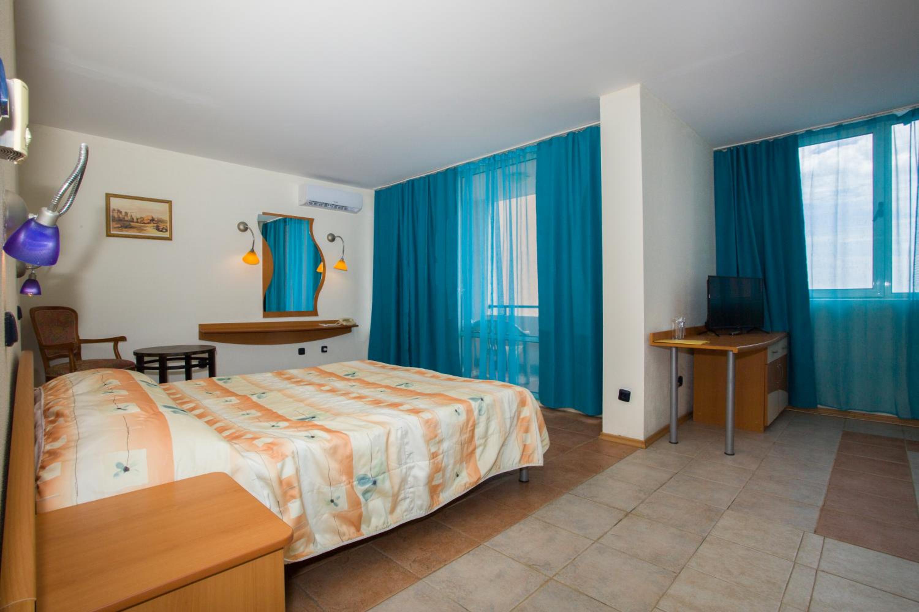 Studio with Sea View