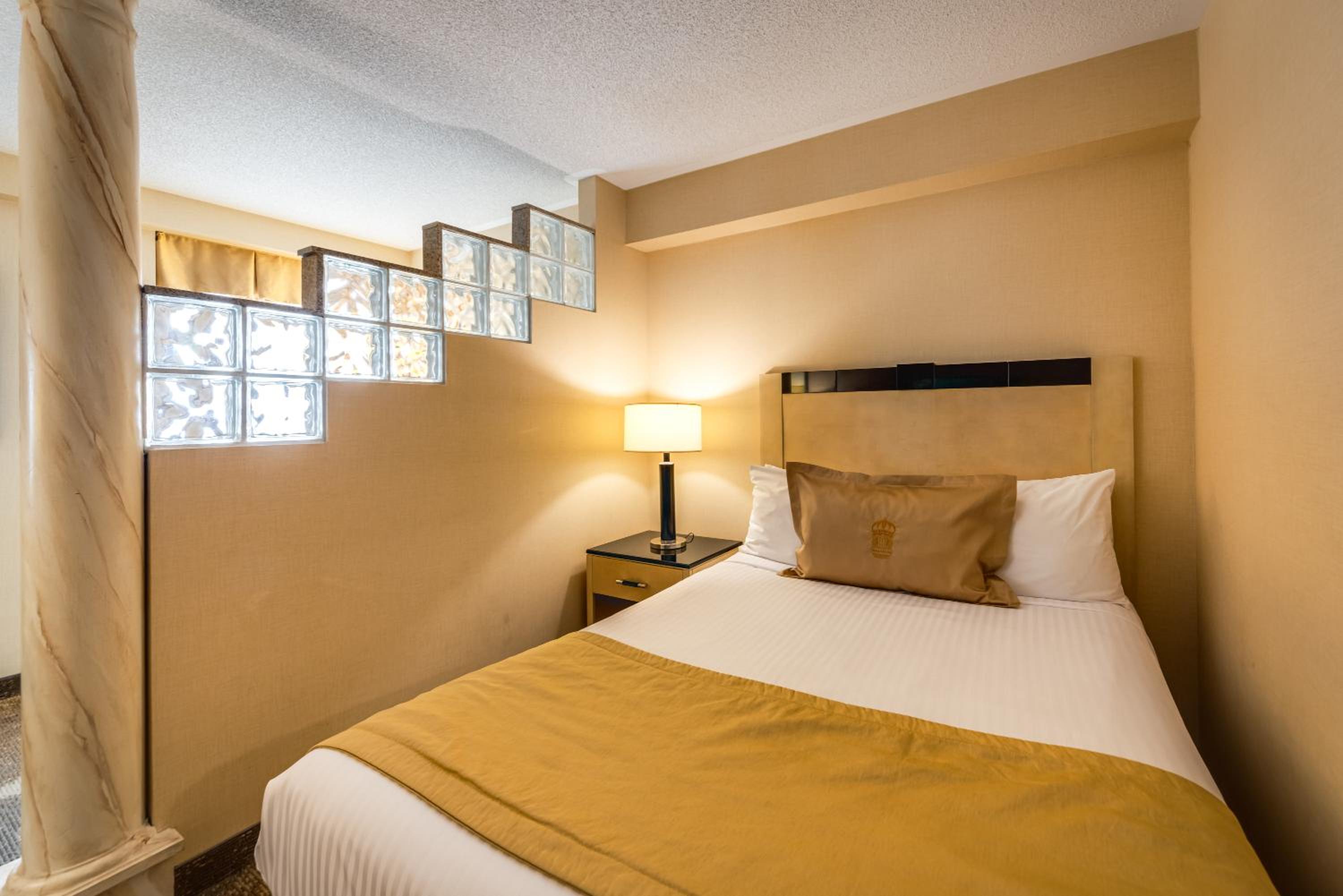 Queen Suite with Sofa Bed