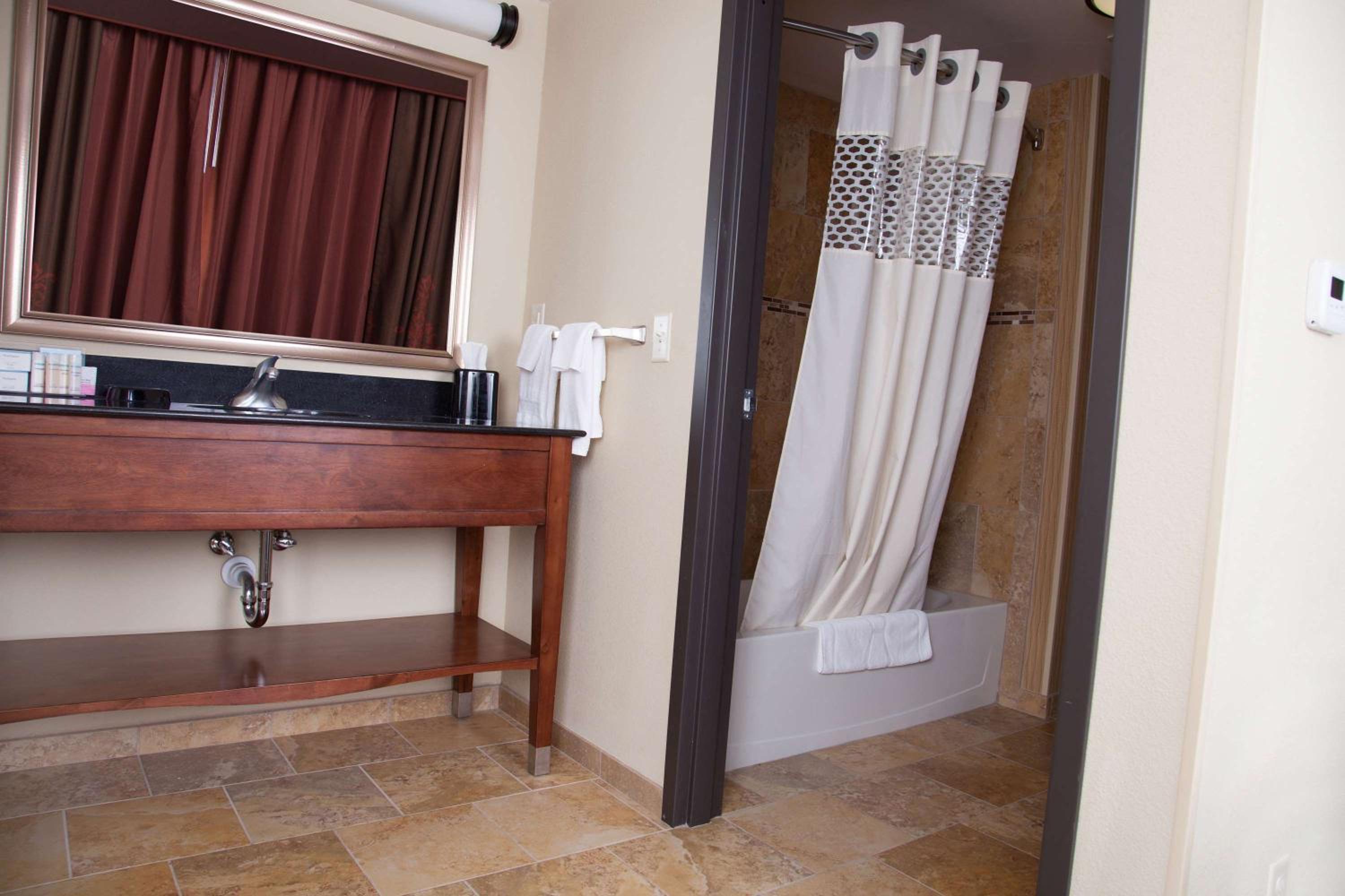 Queen Studio Suite with Two Queen Beds - Non-Smoking