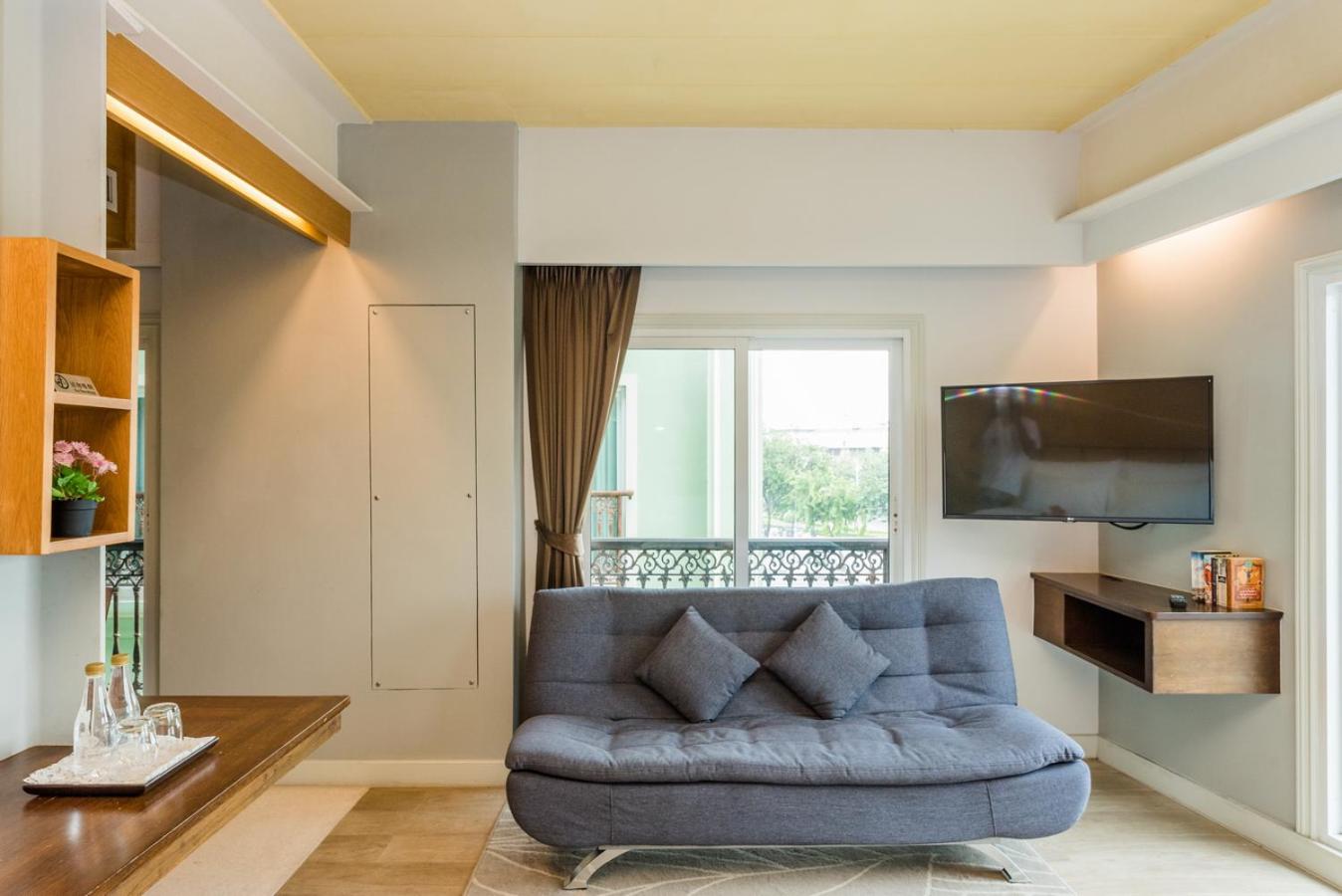 Deluxe Suite