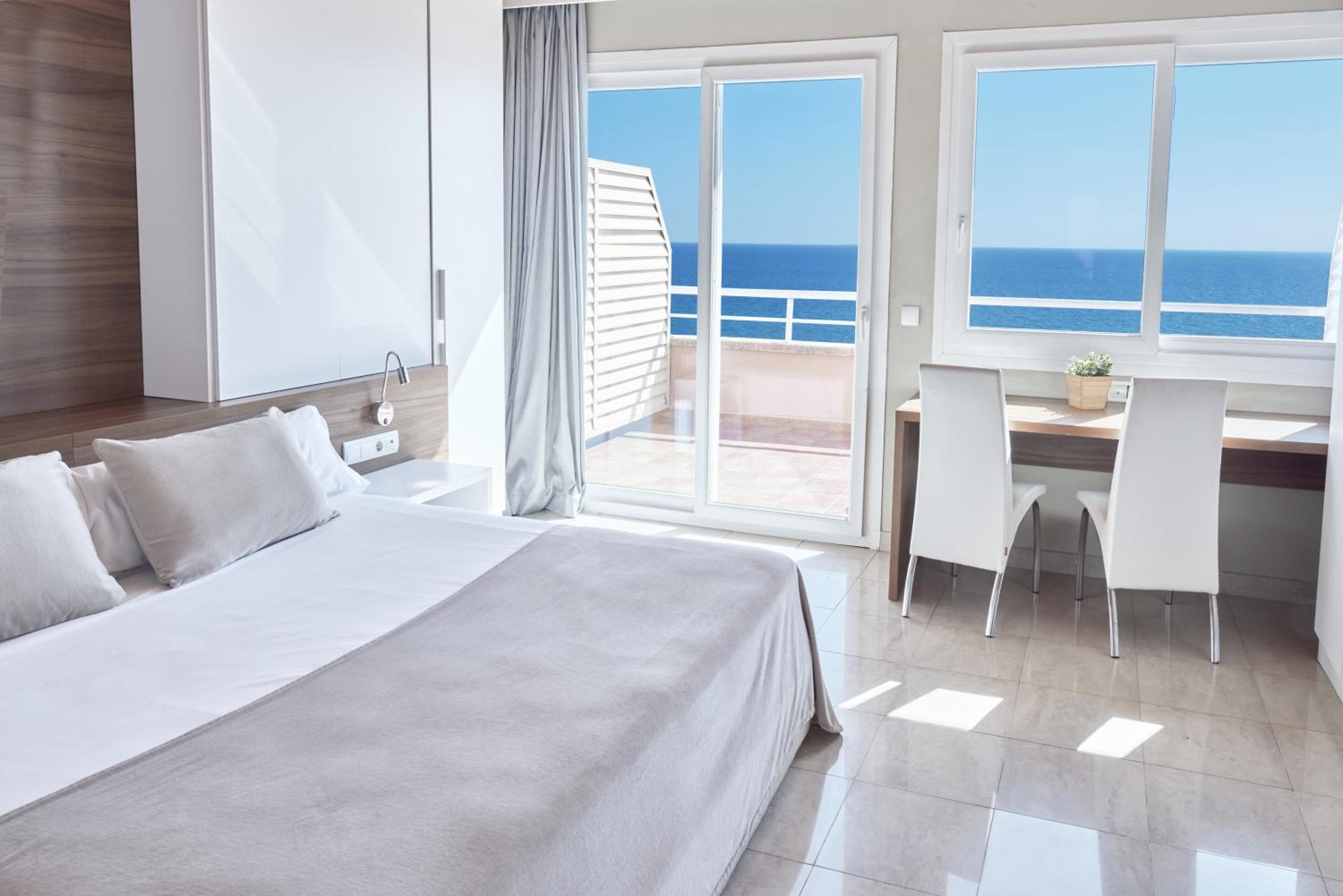Junior Suite with Sea and Golf Views