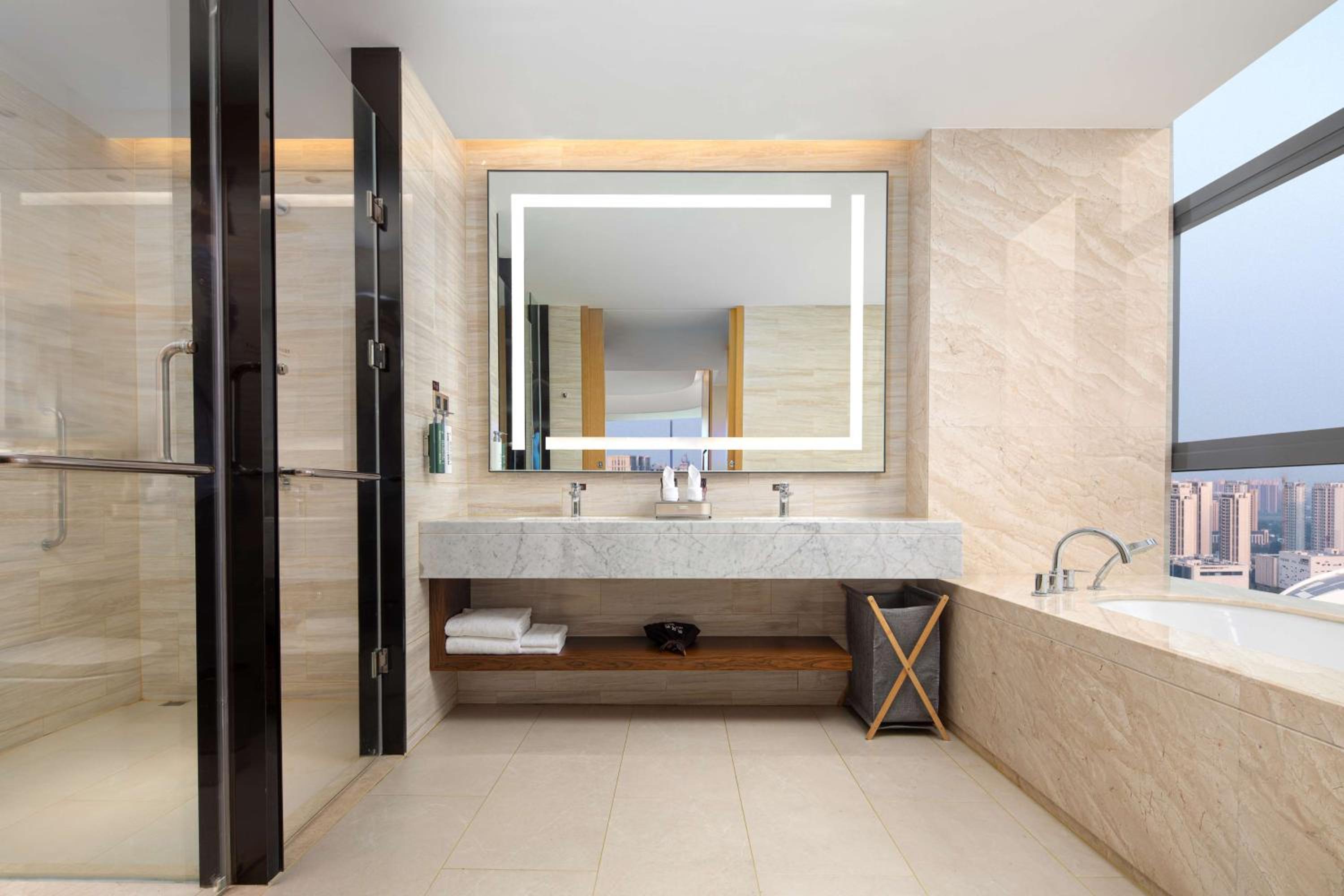 One-Bedroom King Suite