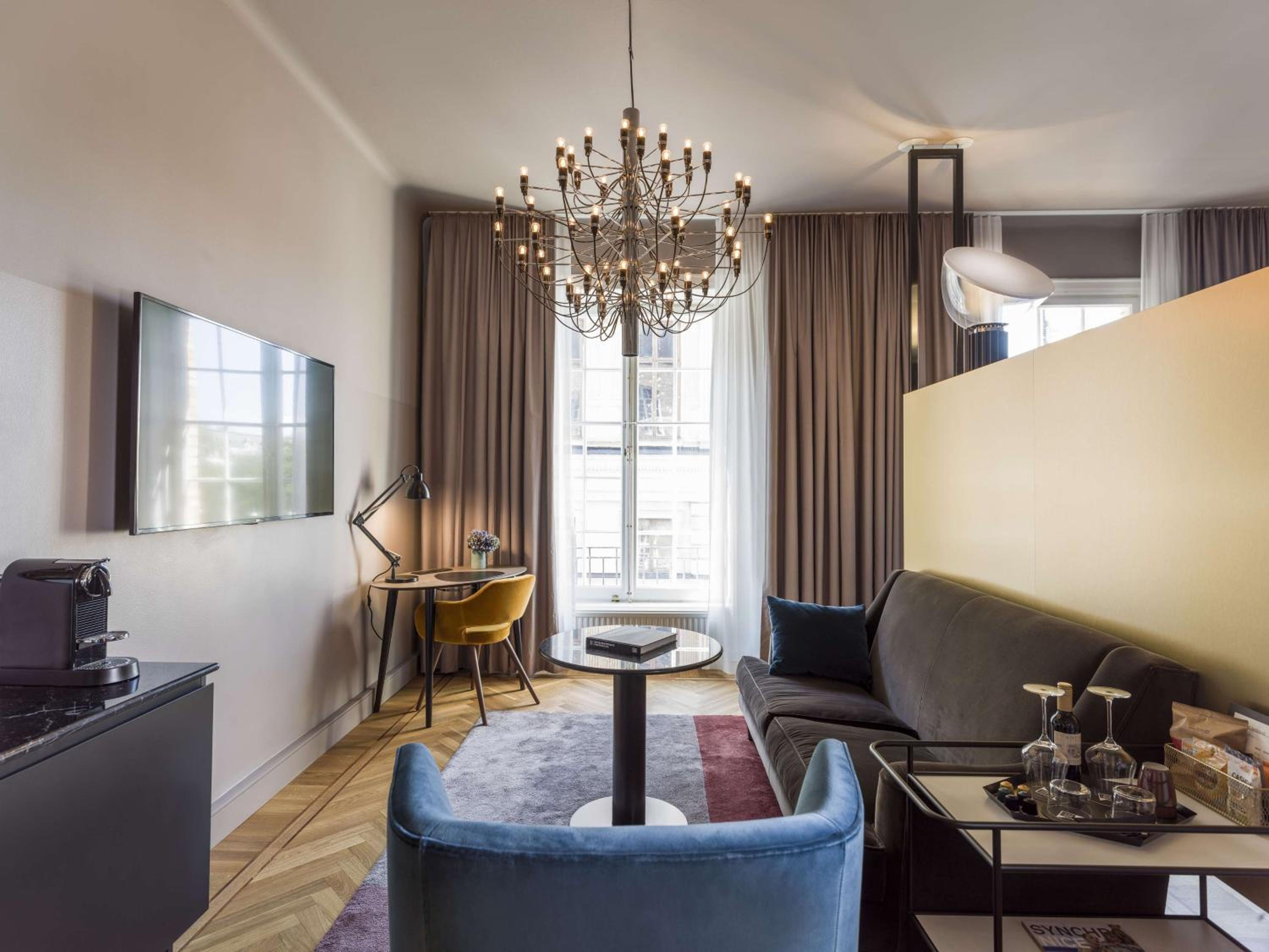 Junior Suite with City View