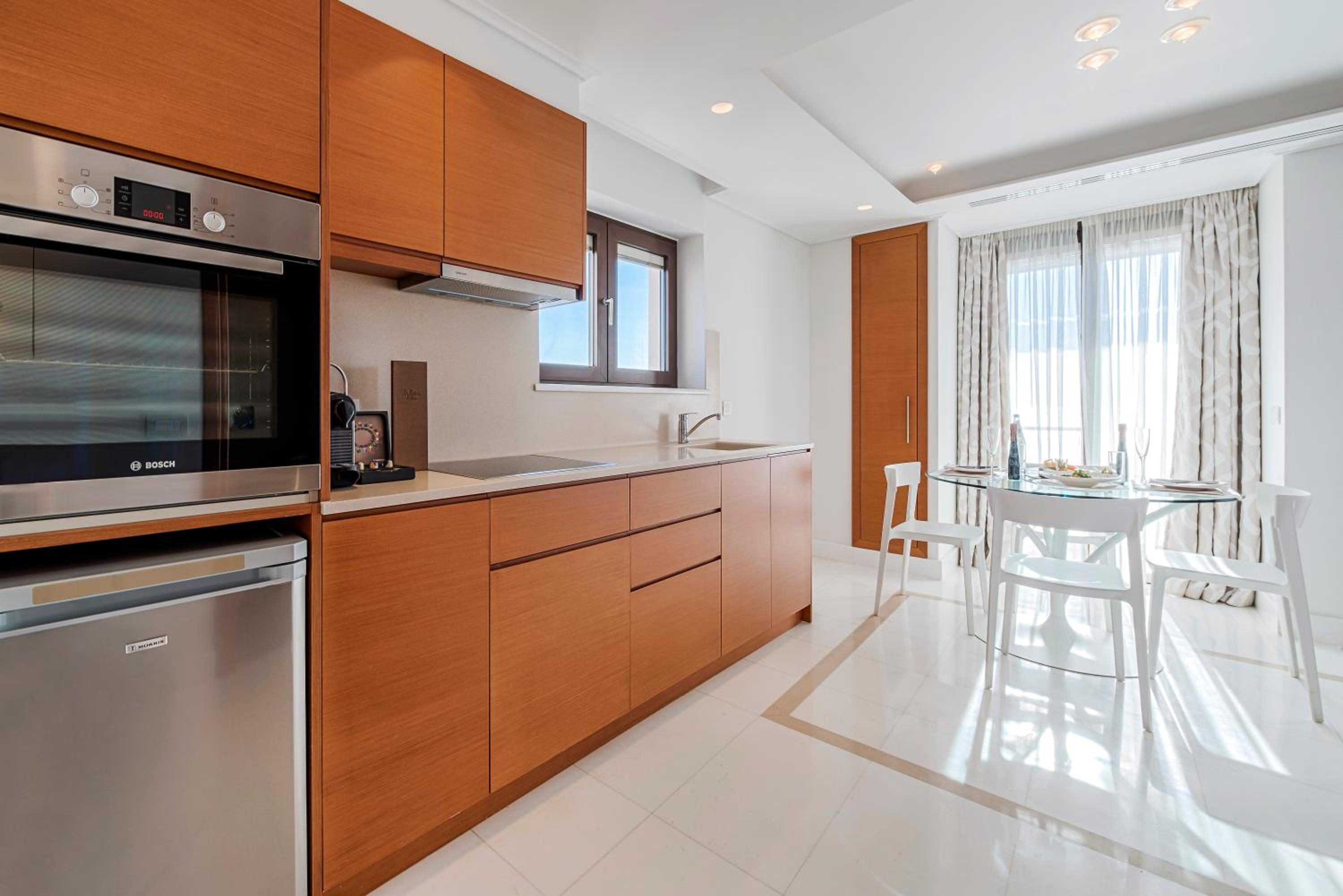 One-Bedroom Suite - Premium View