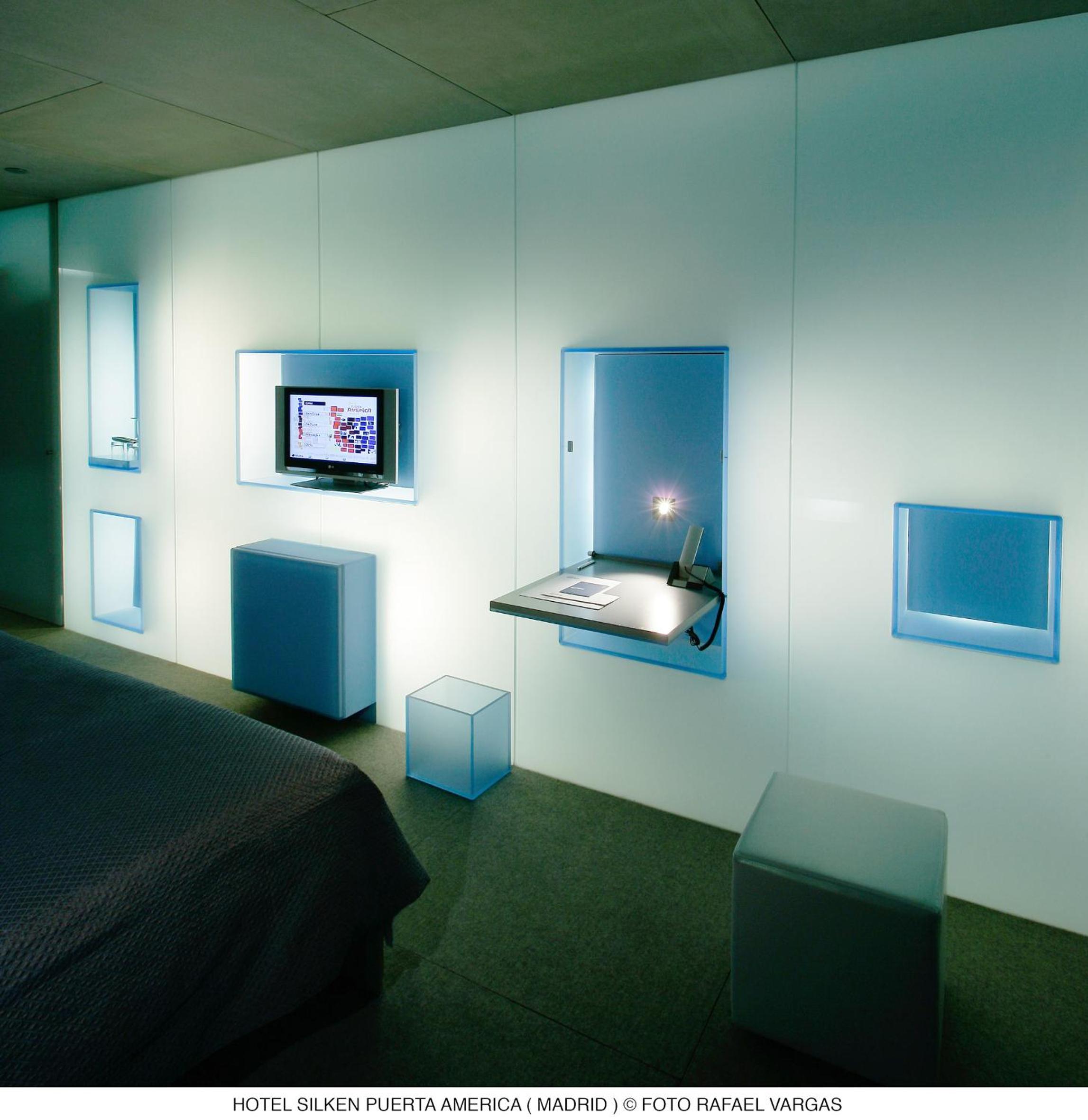 Junior Suite with Executive Lounge Access