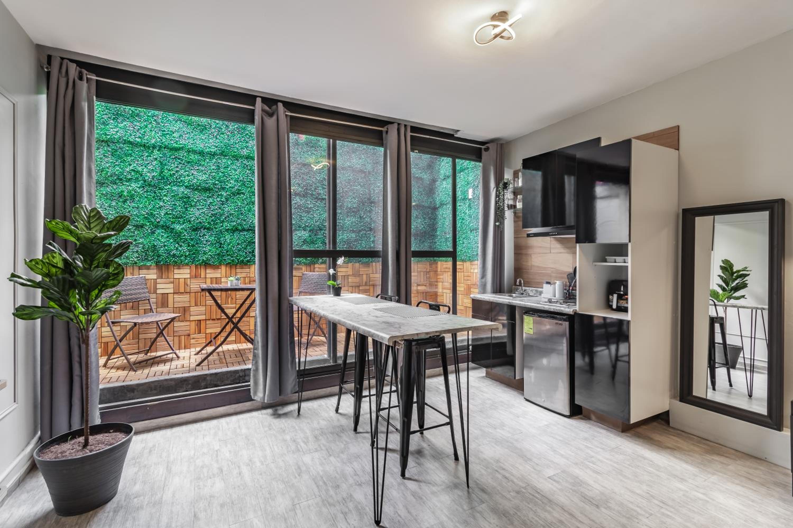Superior King Suite