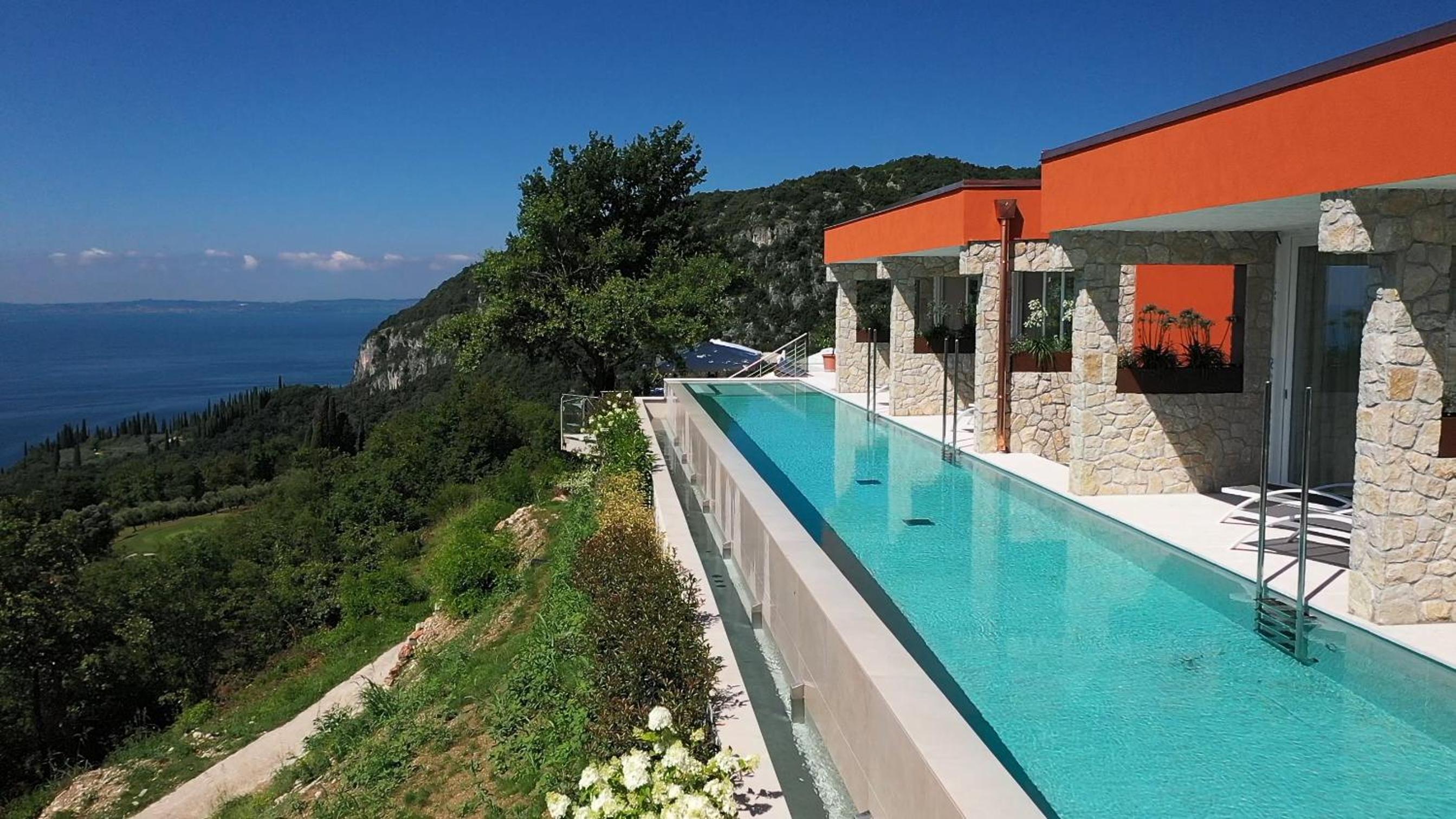 Suite with Infinity Pool