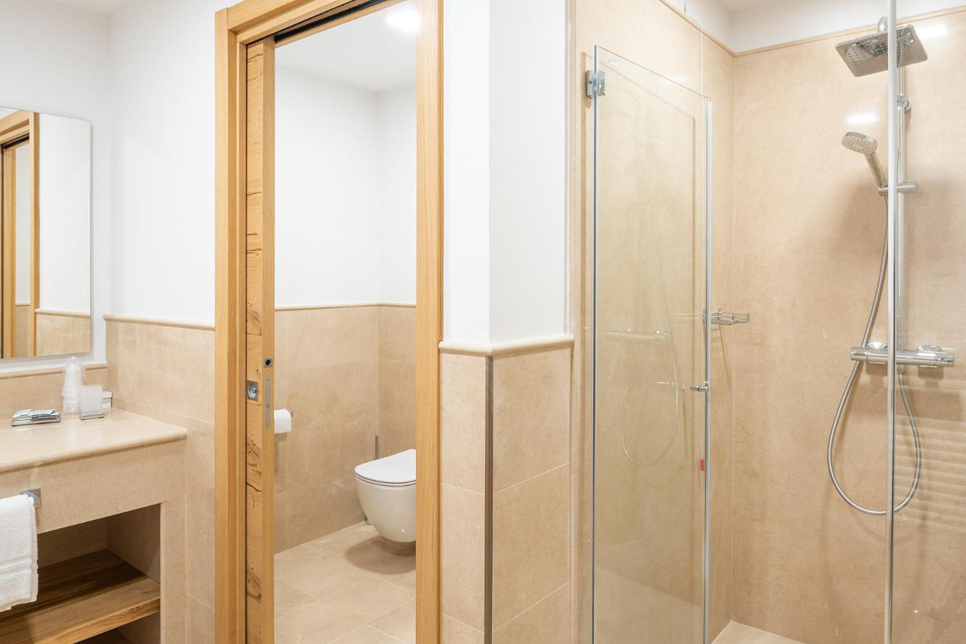 Suite with Infinity Pool