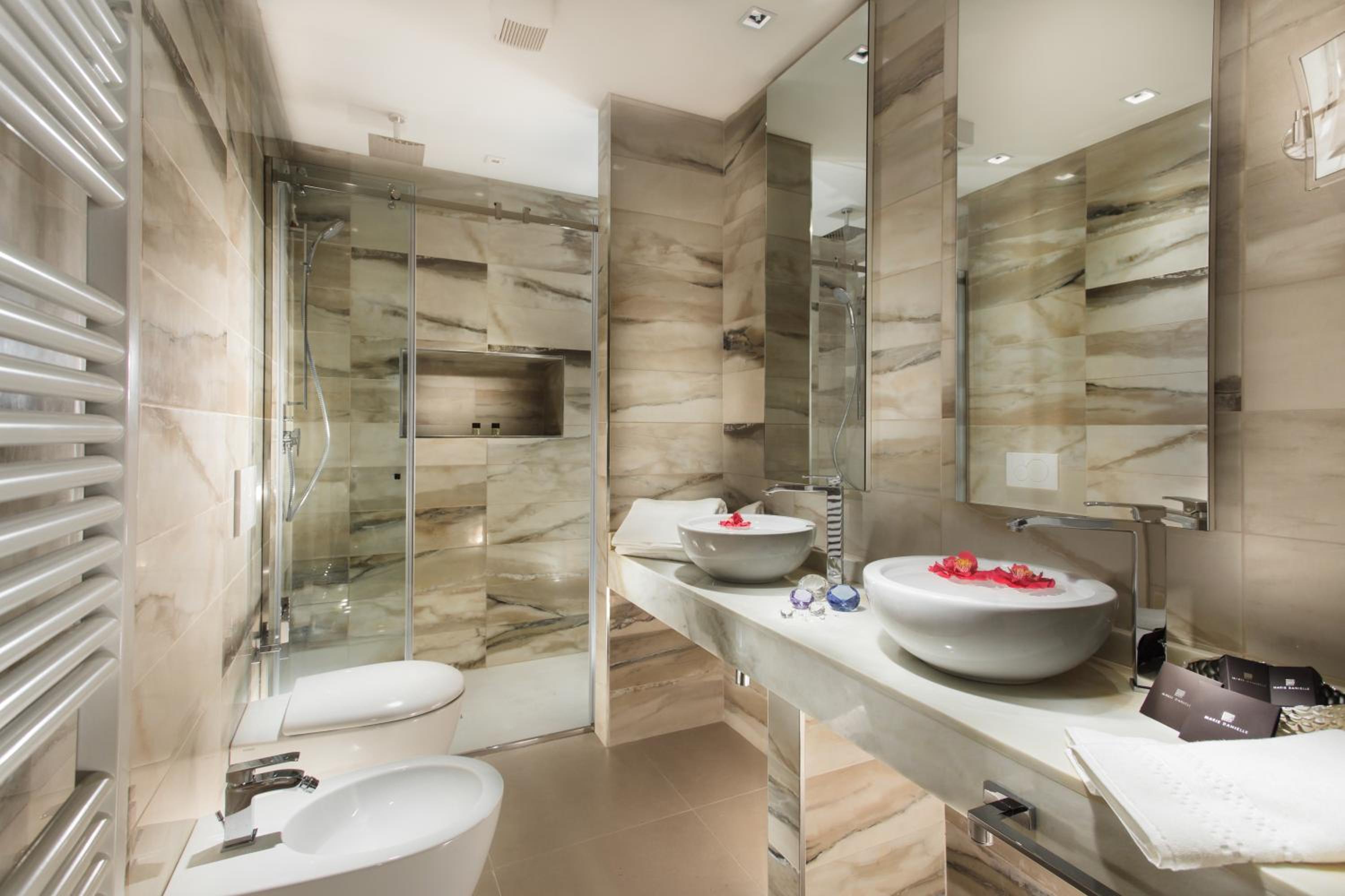 Suite with Hot Tub