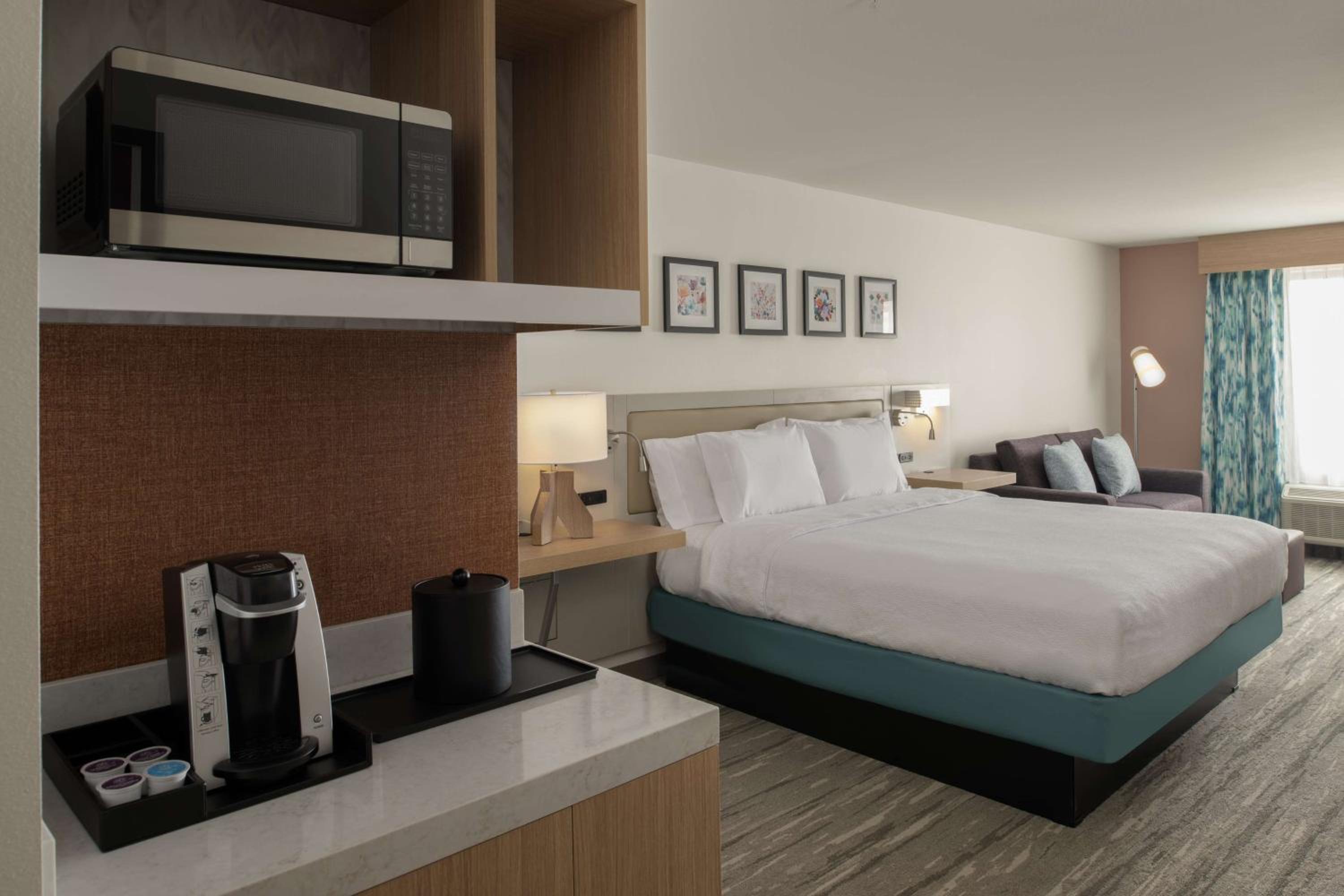 King Room with Sofa Bed - Non-Smoking