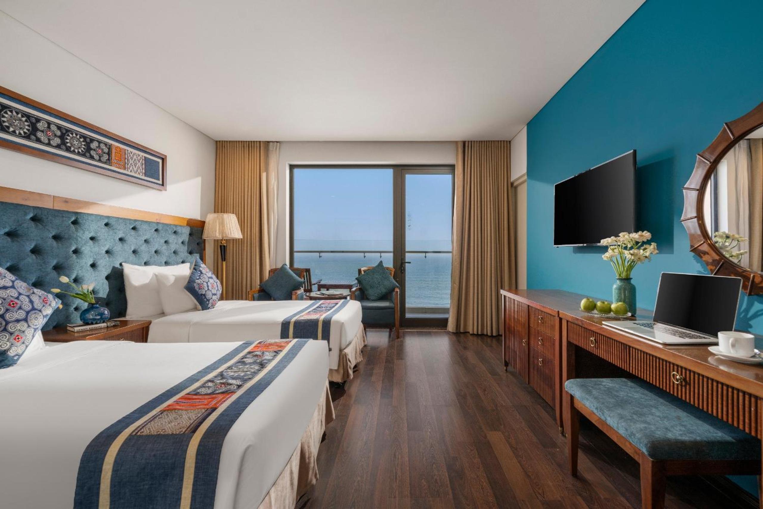 Premier Twin Room with Balcony - Ocean Front