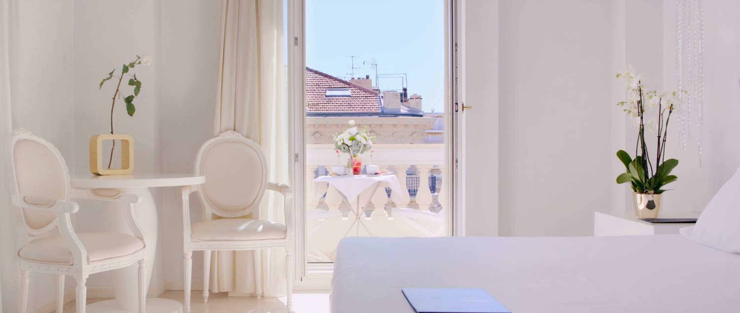 Deluxe Double or Twin Room with terrace  - Free Spa Access 