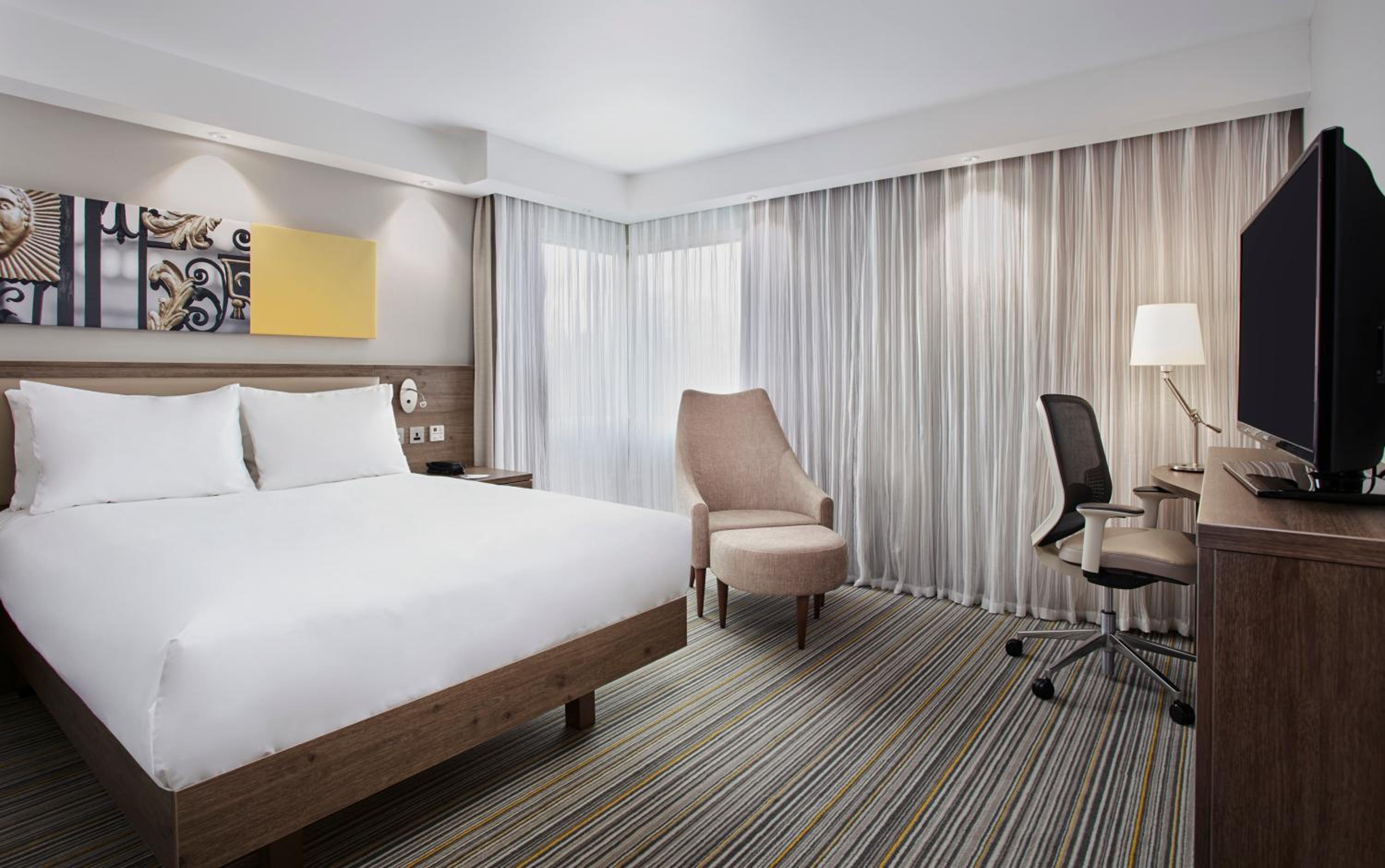 Queen Room - Mobility Access