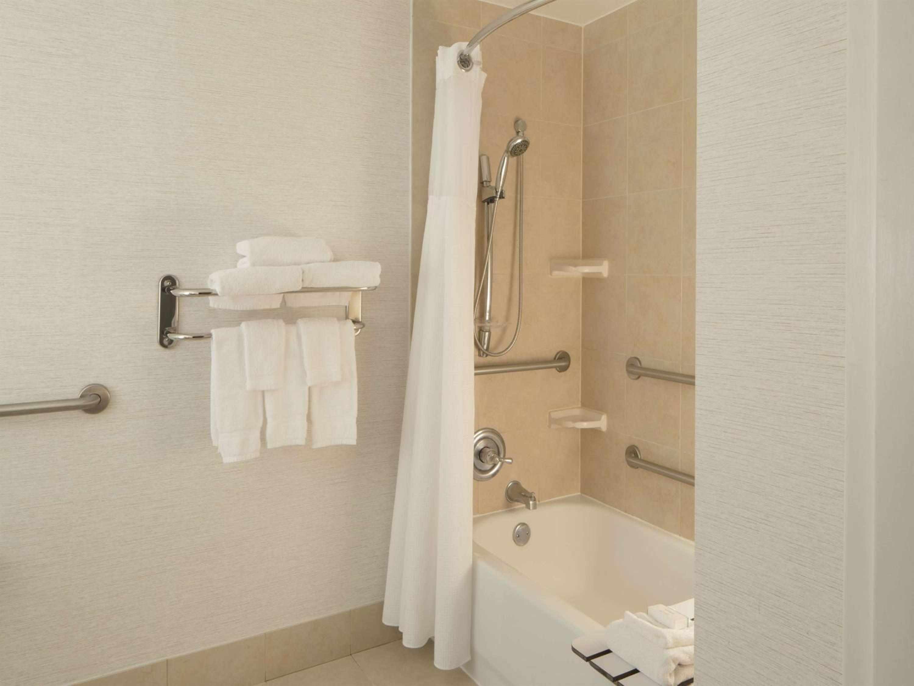 King Room with Accessible Tub - Mobility Access