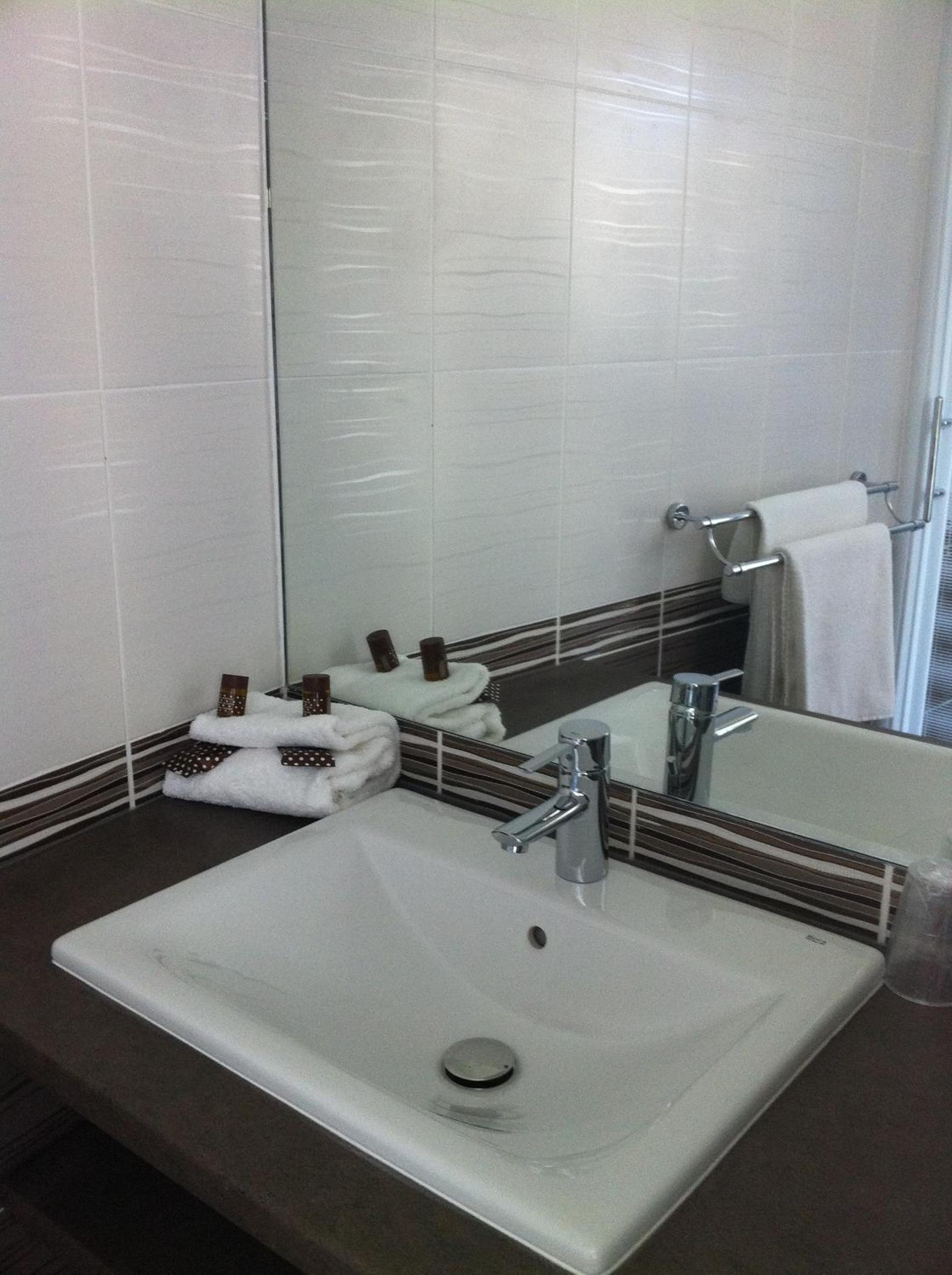 Family Room (2 Adults + 1 Child)