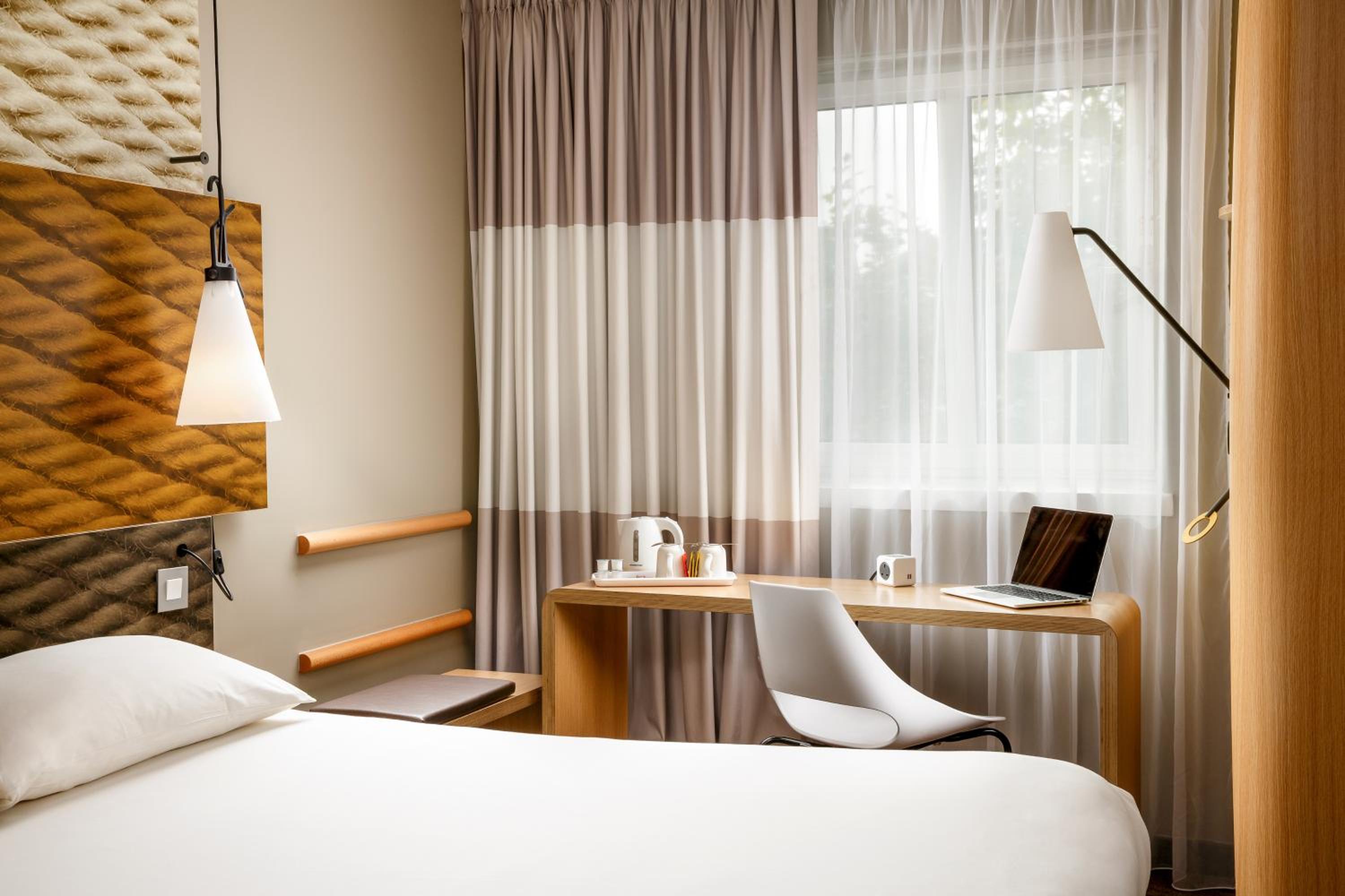 Double Sweet Room by Ibis