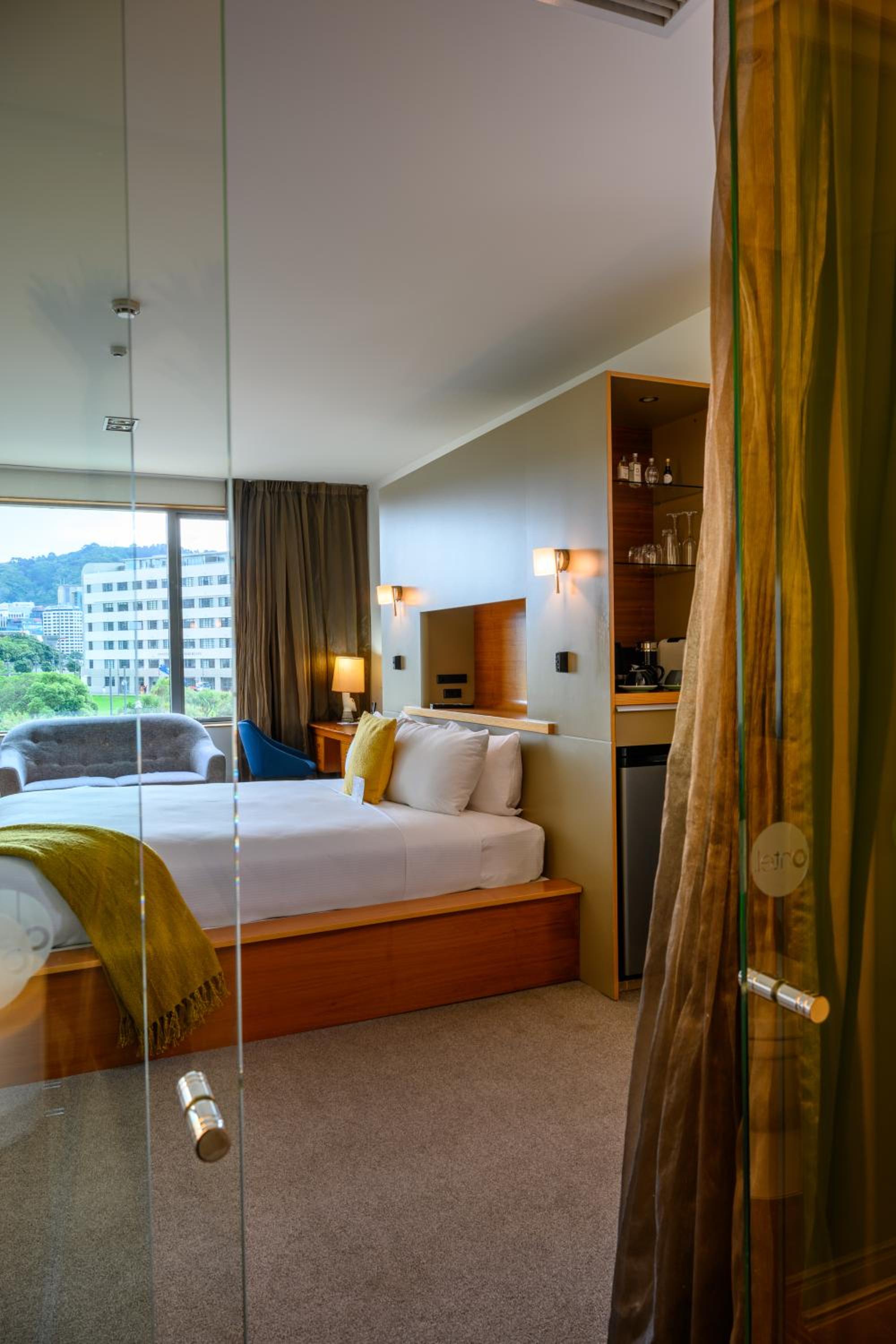 Superior King Room with City Views