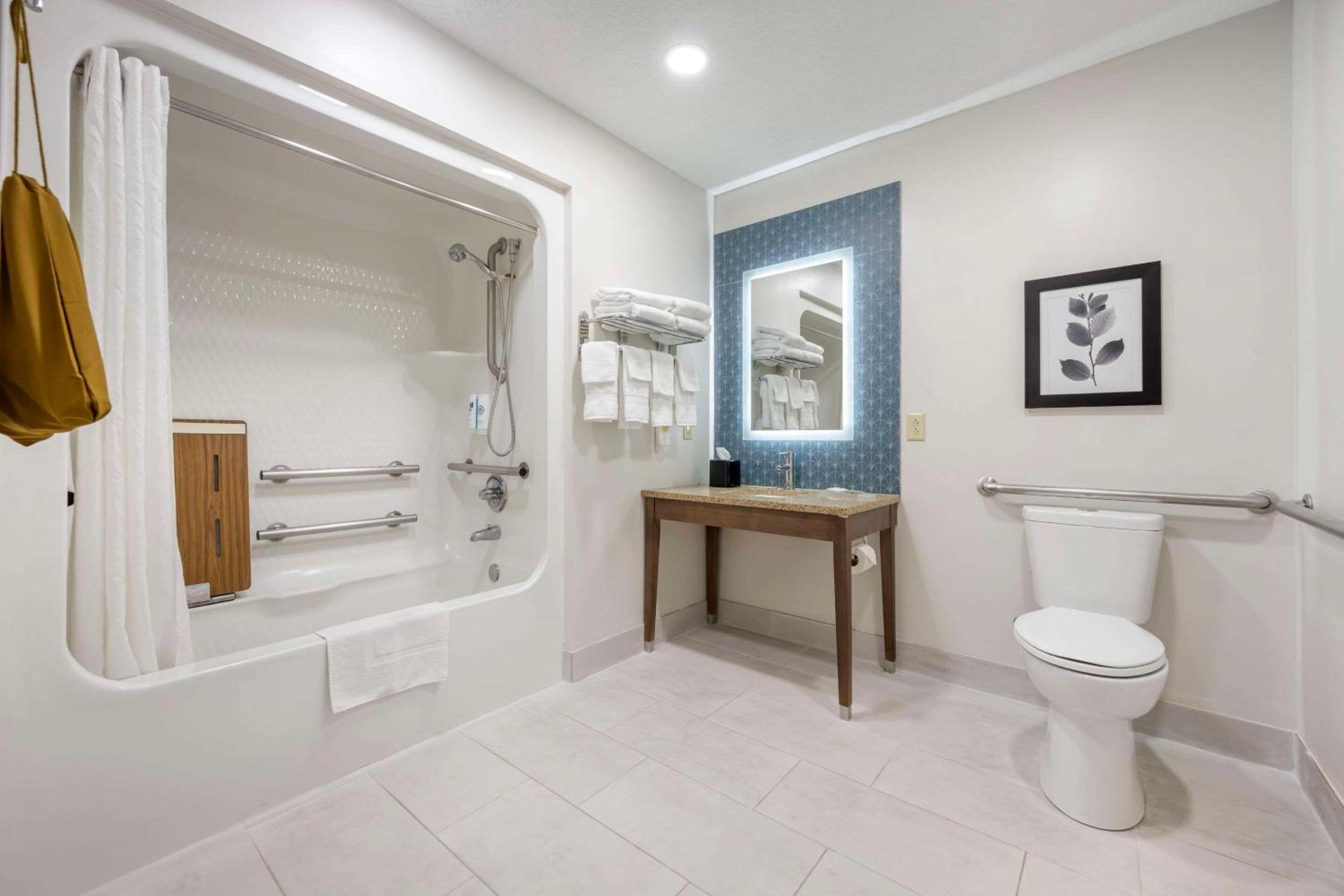 Queen Room with Two Queen Beds - Disability Access/Non-Smoking