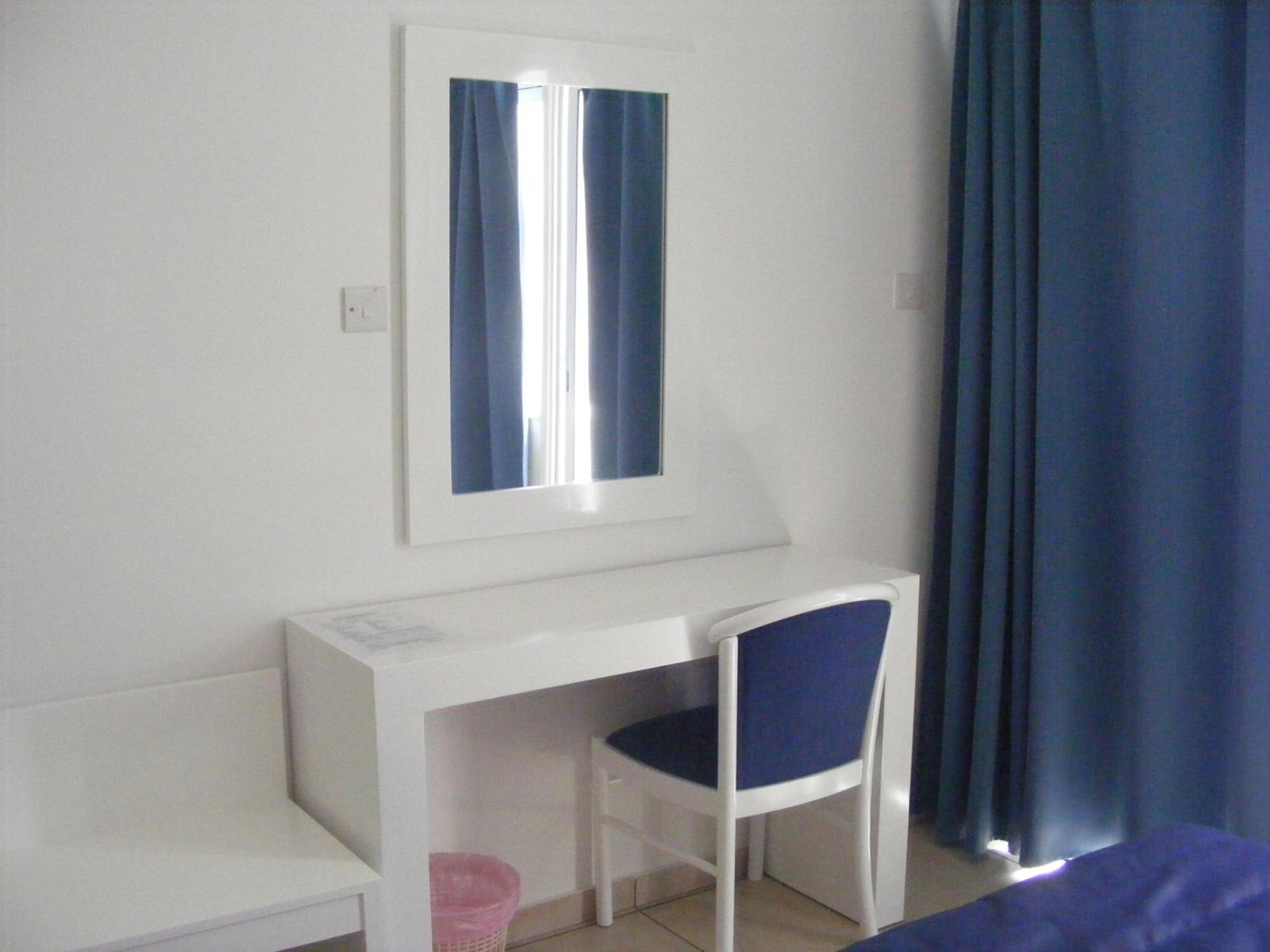 One- Bedroom with Terrace - Salamina