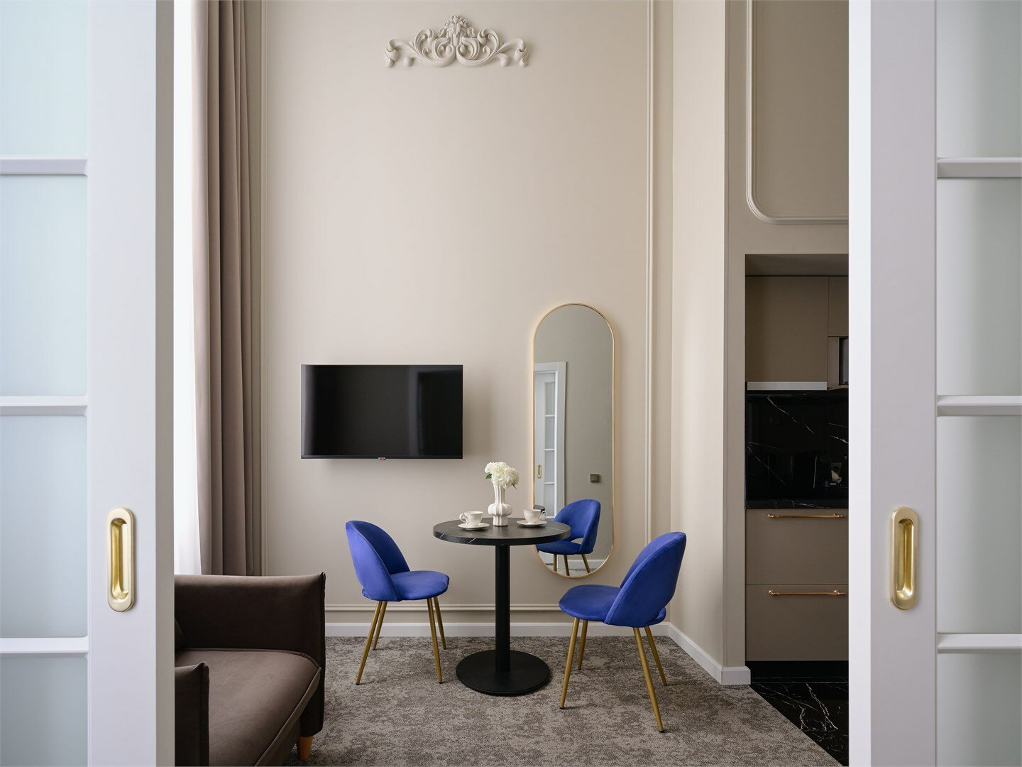 ДЖУНИОР СЬЮТ