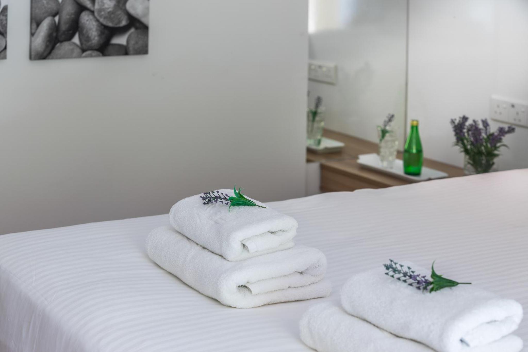 Superior One-Bedroom Suite with Garden View