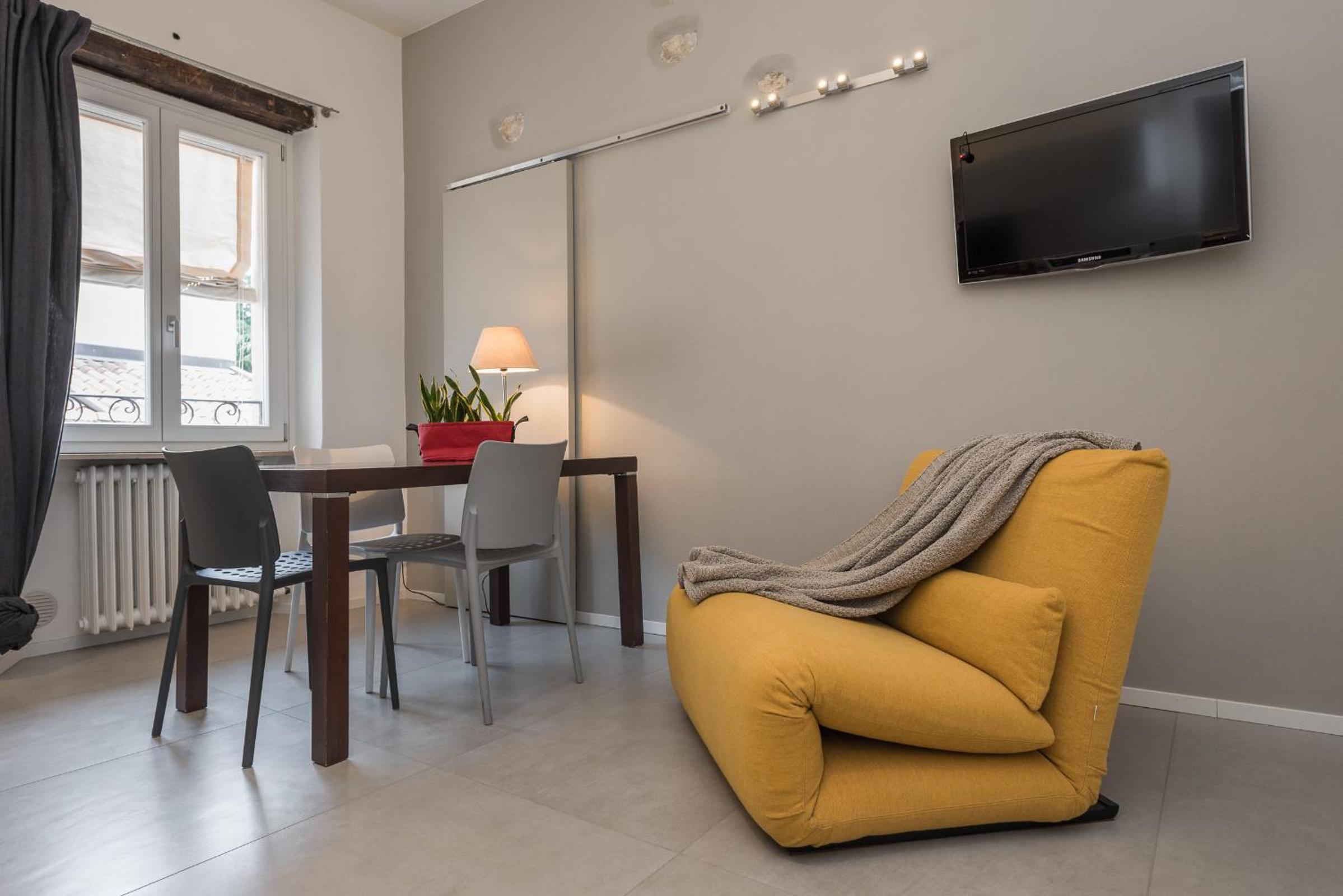 One-Bedroom Apartment