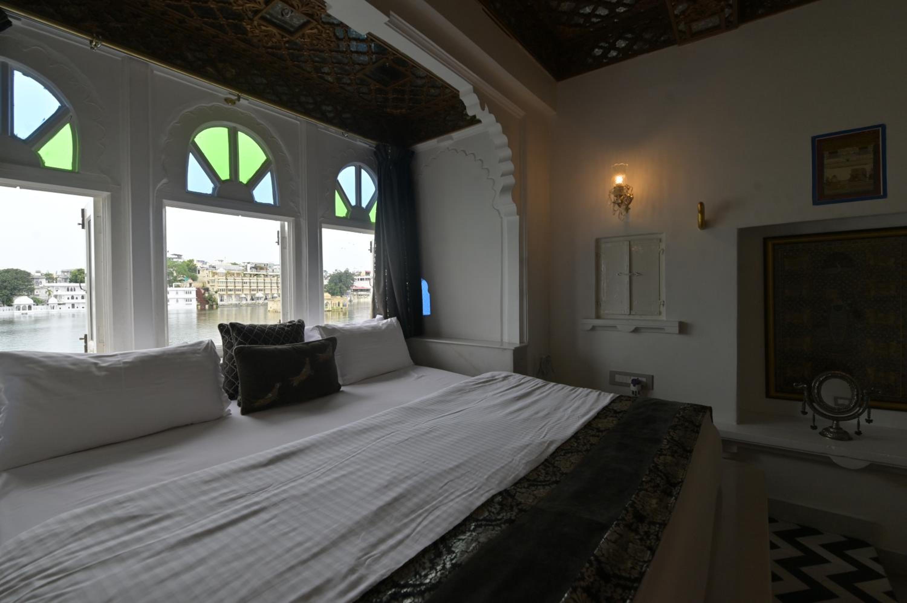 Heritage Room Lake Facing: Avail 15% Discount on all restaurant bills,50% Discount on any spa services (Valid for stay till 30th September 2025) 