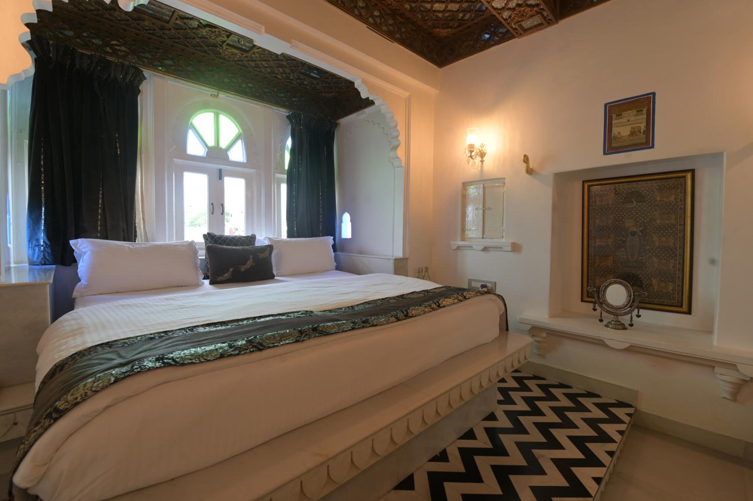 Heritage Room Lake Facing: Avail 15% Discount on all restaurant bills,50% Discount on any spa services (Valid for stay till 30th September 2025) 