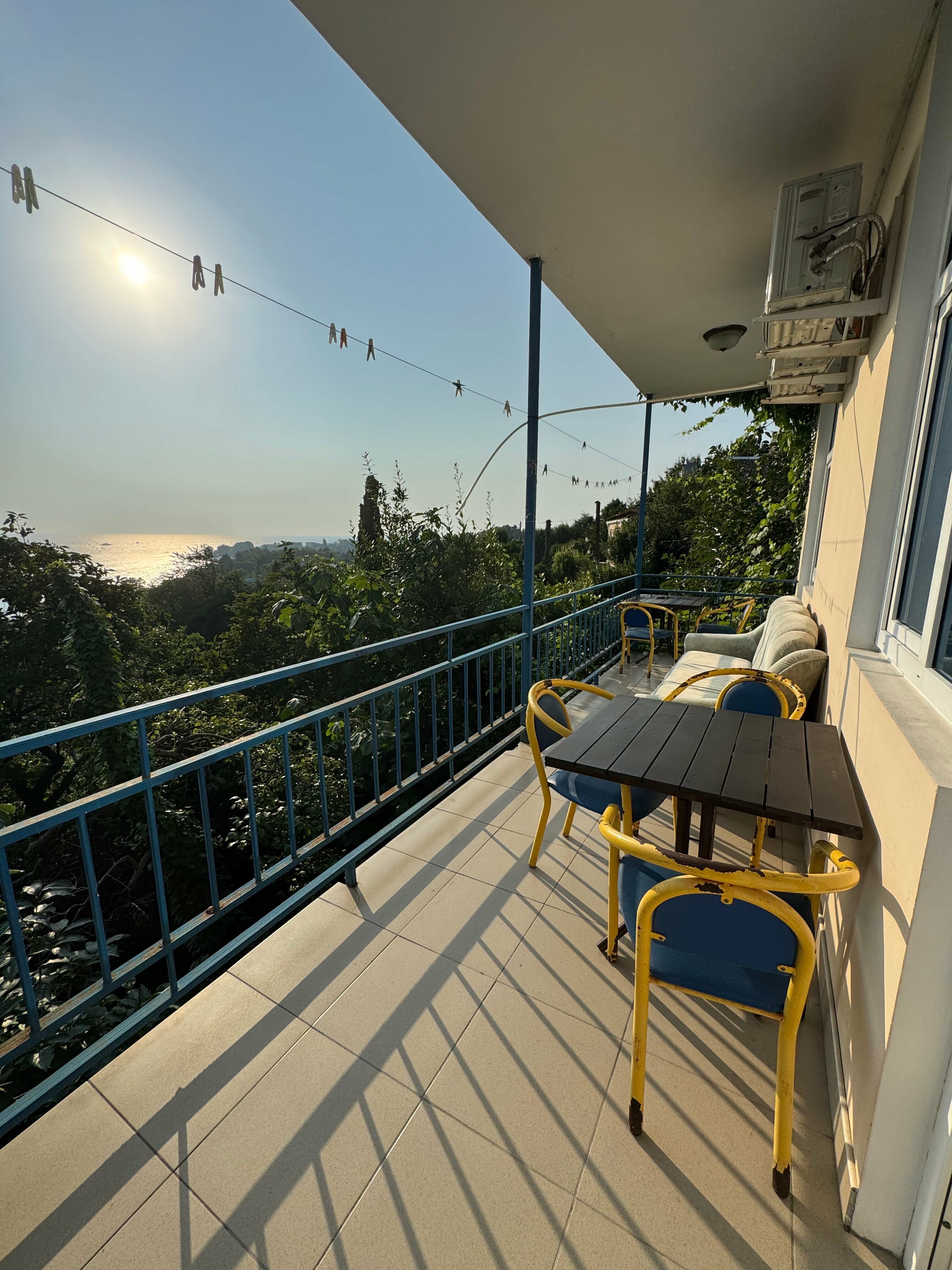 Улучшенный трехместный номер с видом на море