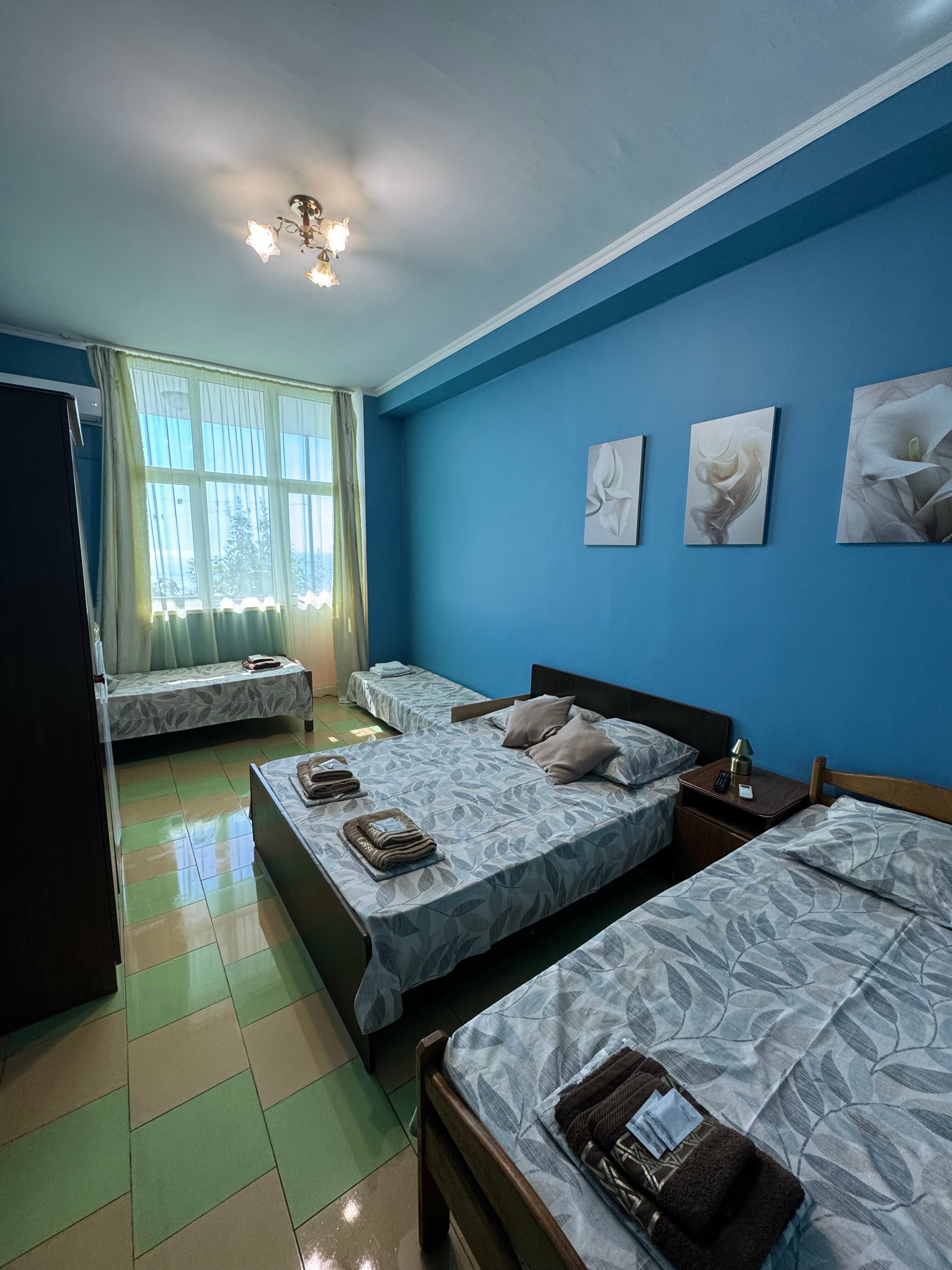 Четырехместный номер с видом на море