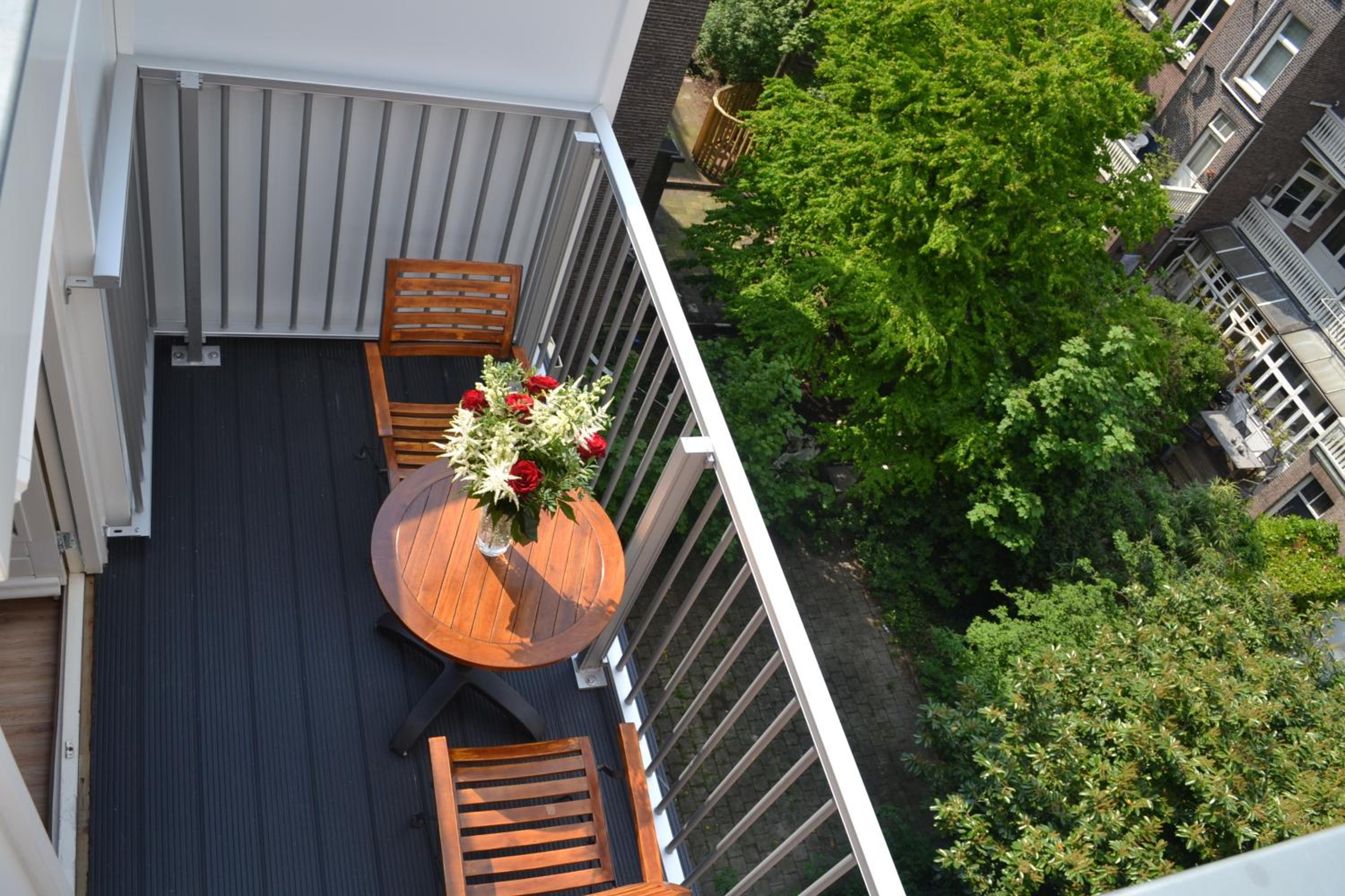 Twin Room with Spa Bath, Balcony and Garden View