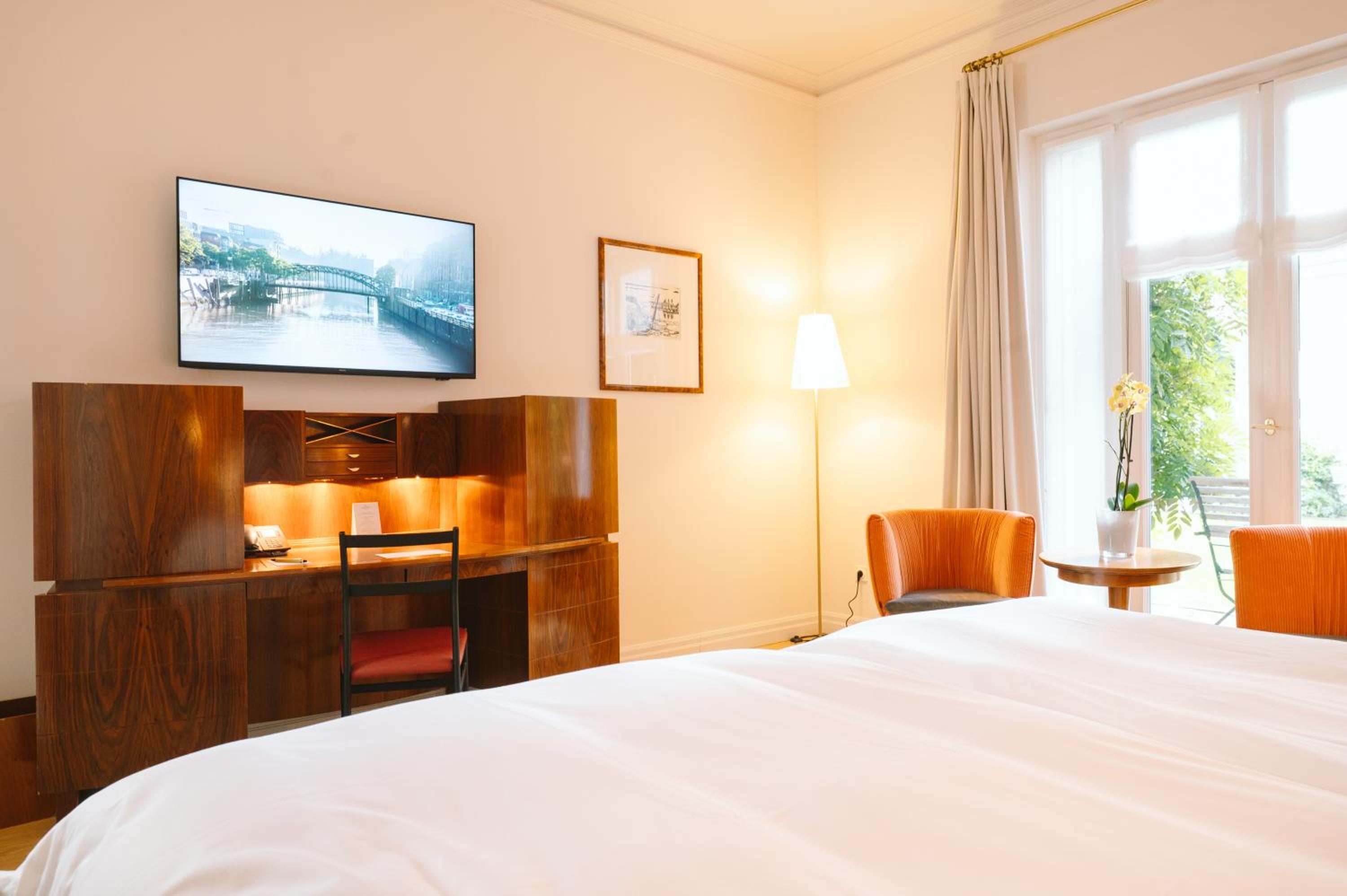 Deluxe Double Room With Garden View