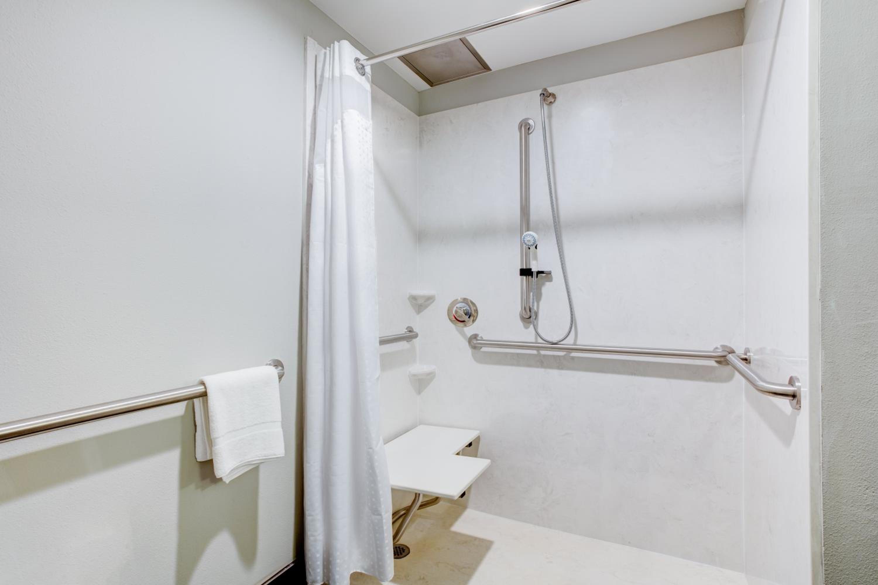 King Suite - Disability Access