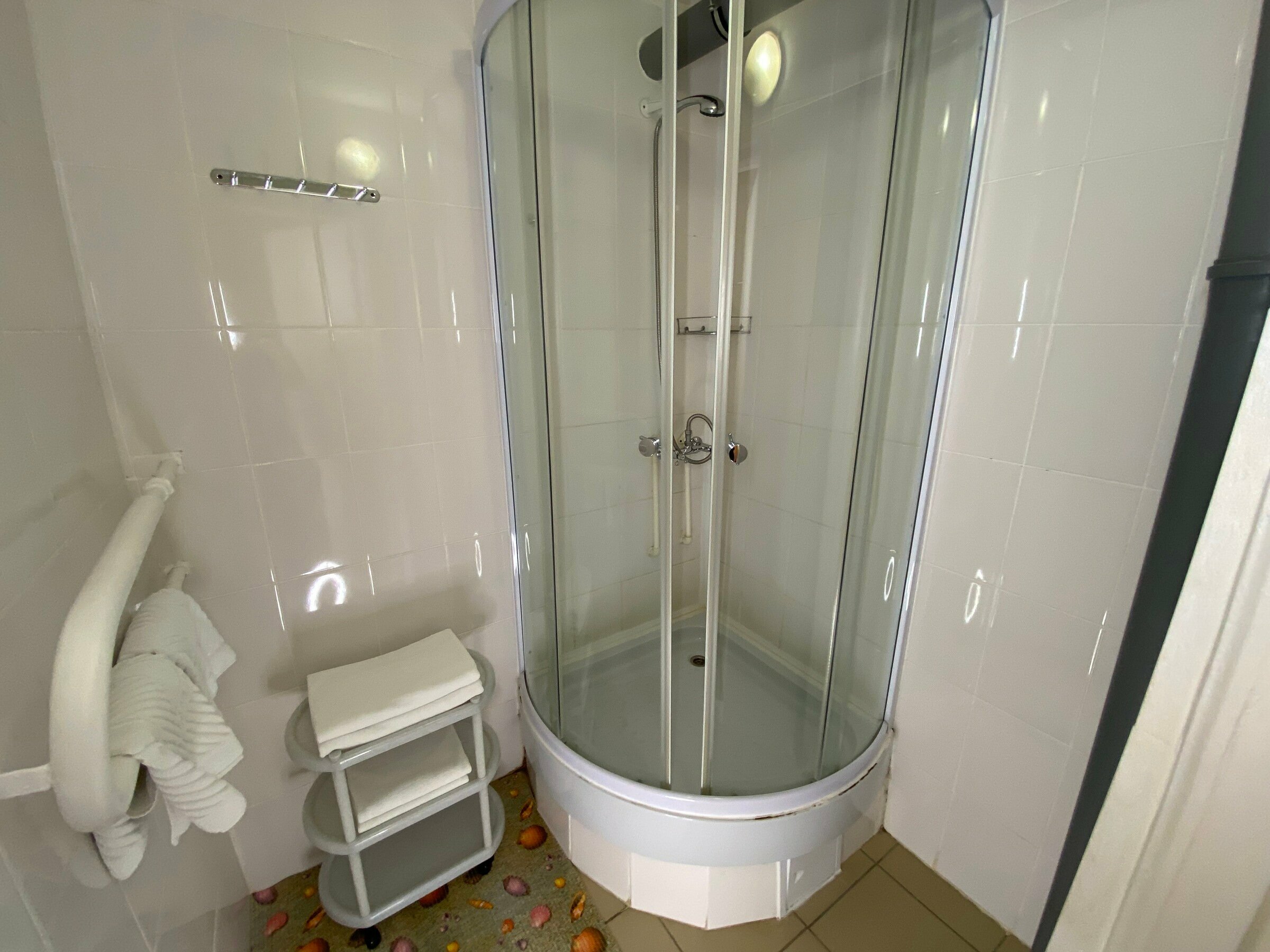 ЭКОНОМ СЕМЕЙНЫЙ с двуспальной кроватью