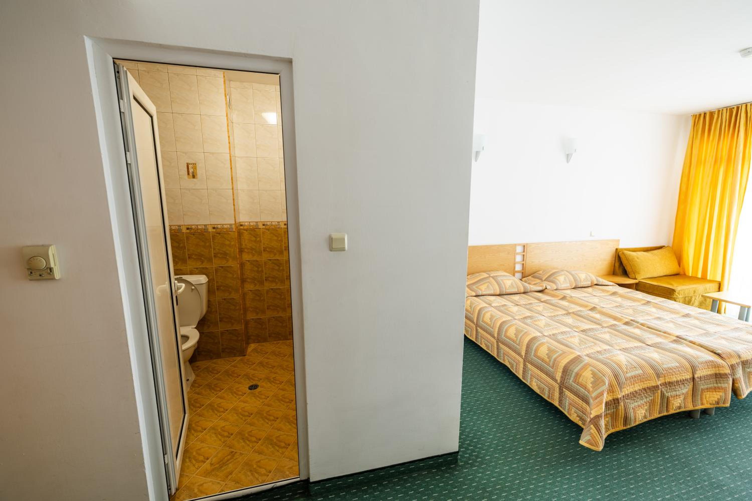 Superior Family Room with Front Sea View 