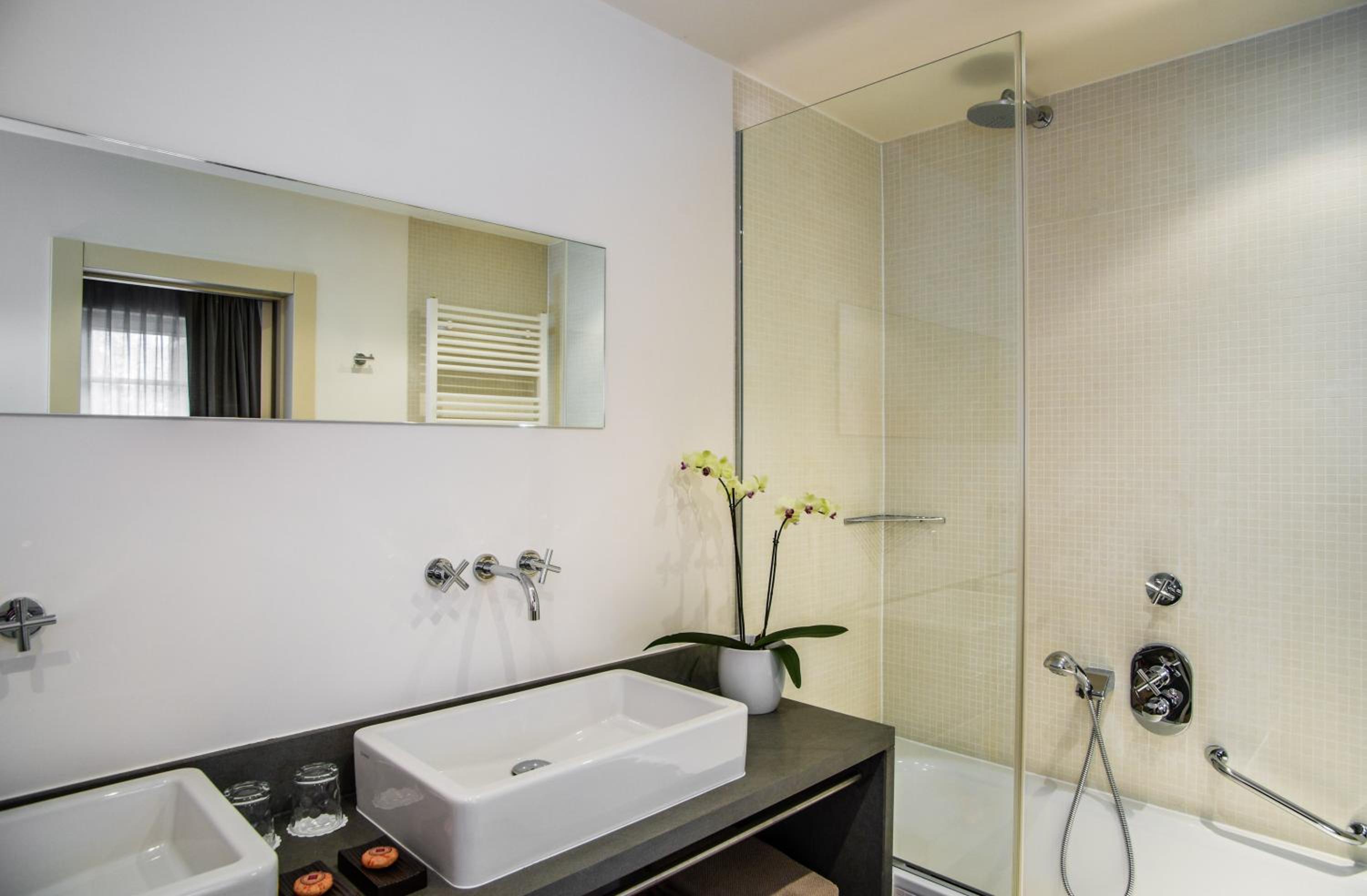 Deluxe Suite with Balcony