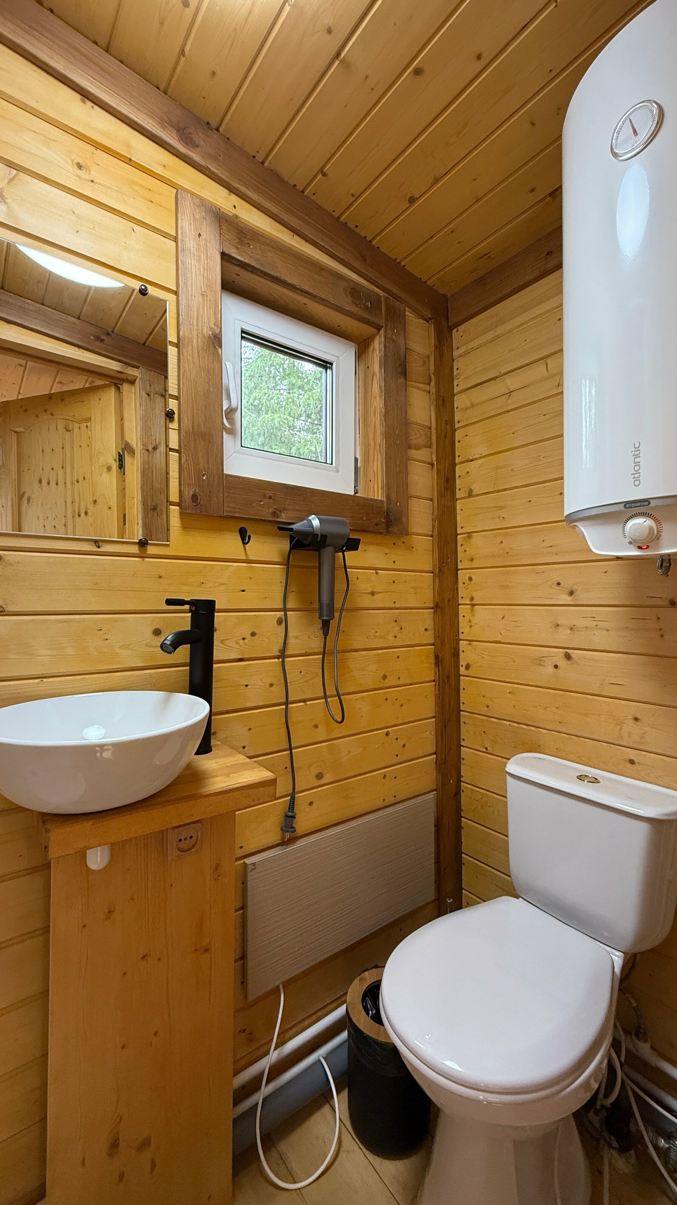 ДОМИК ДЛЯ ДВОИХ (Манжерок), в него можно с собачкой