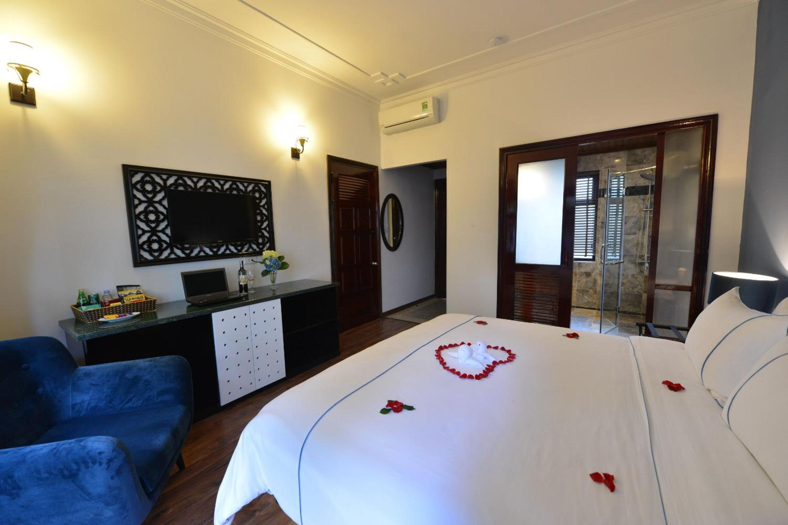 Suite with Garden View