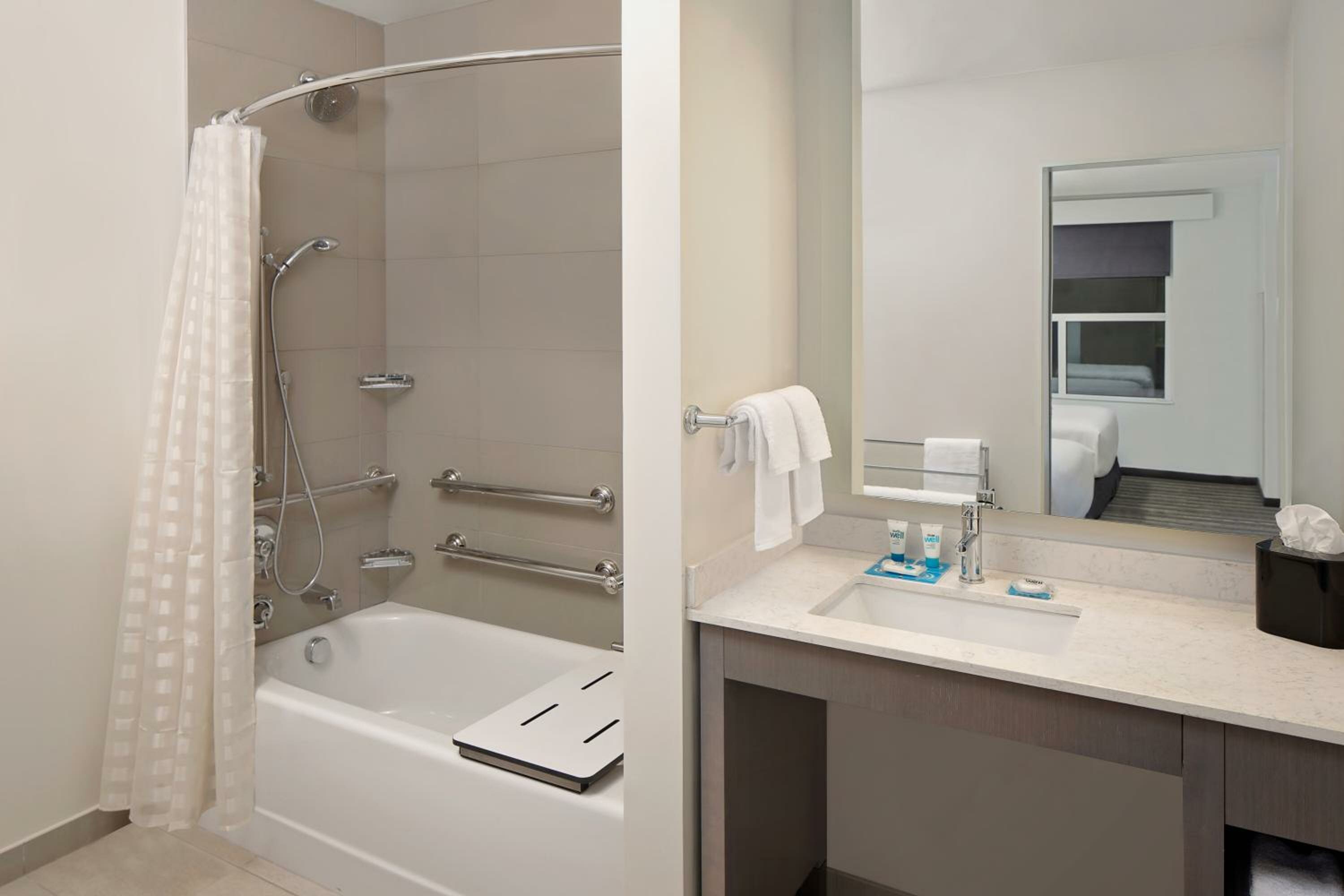 King Studio Suite with Accessible Tub - Disability Access