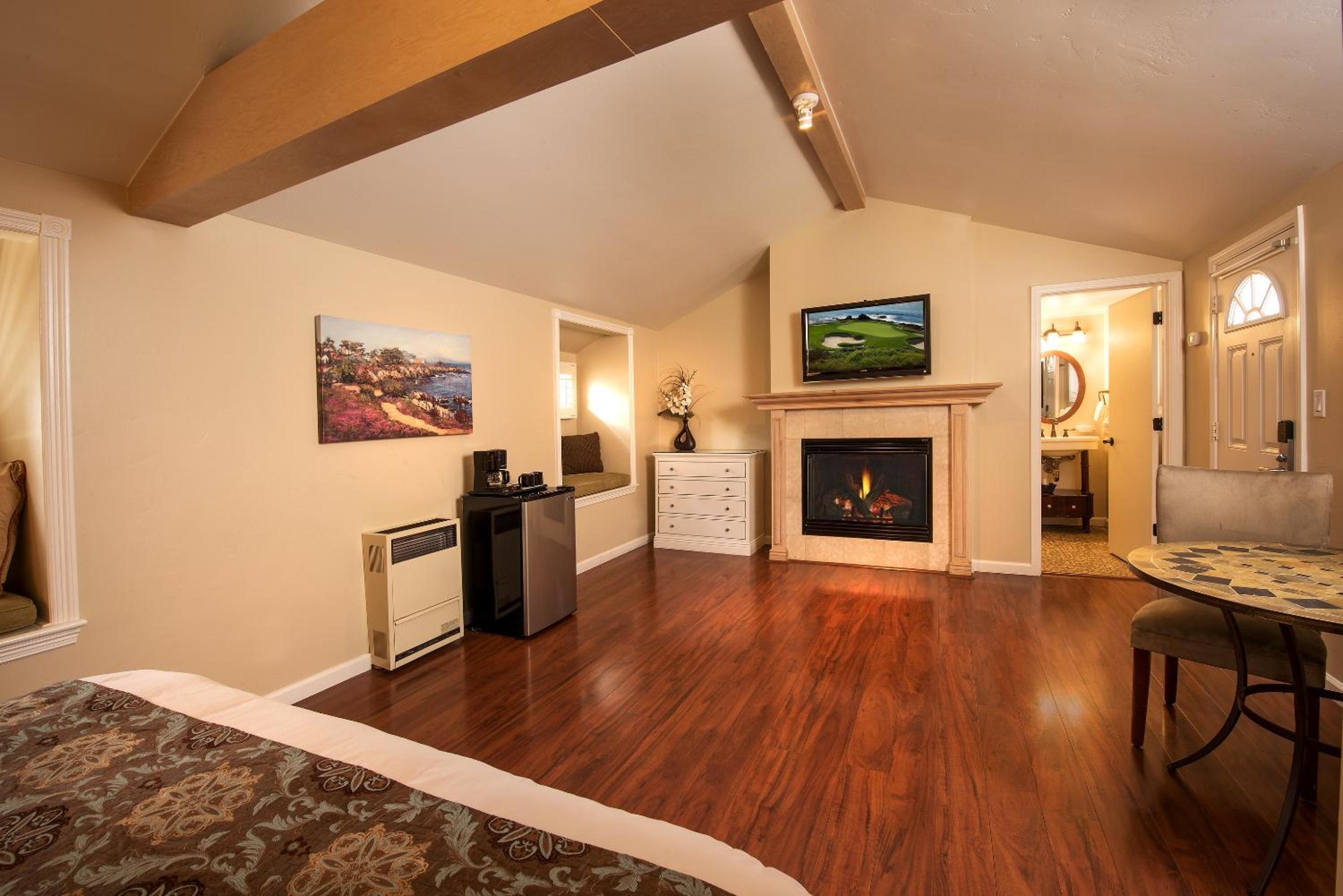 King Room with Fireplace