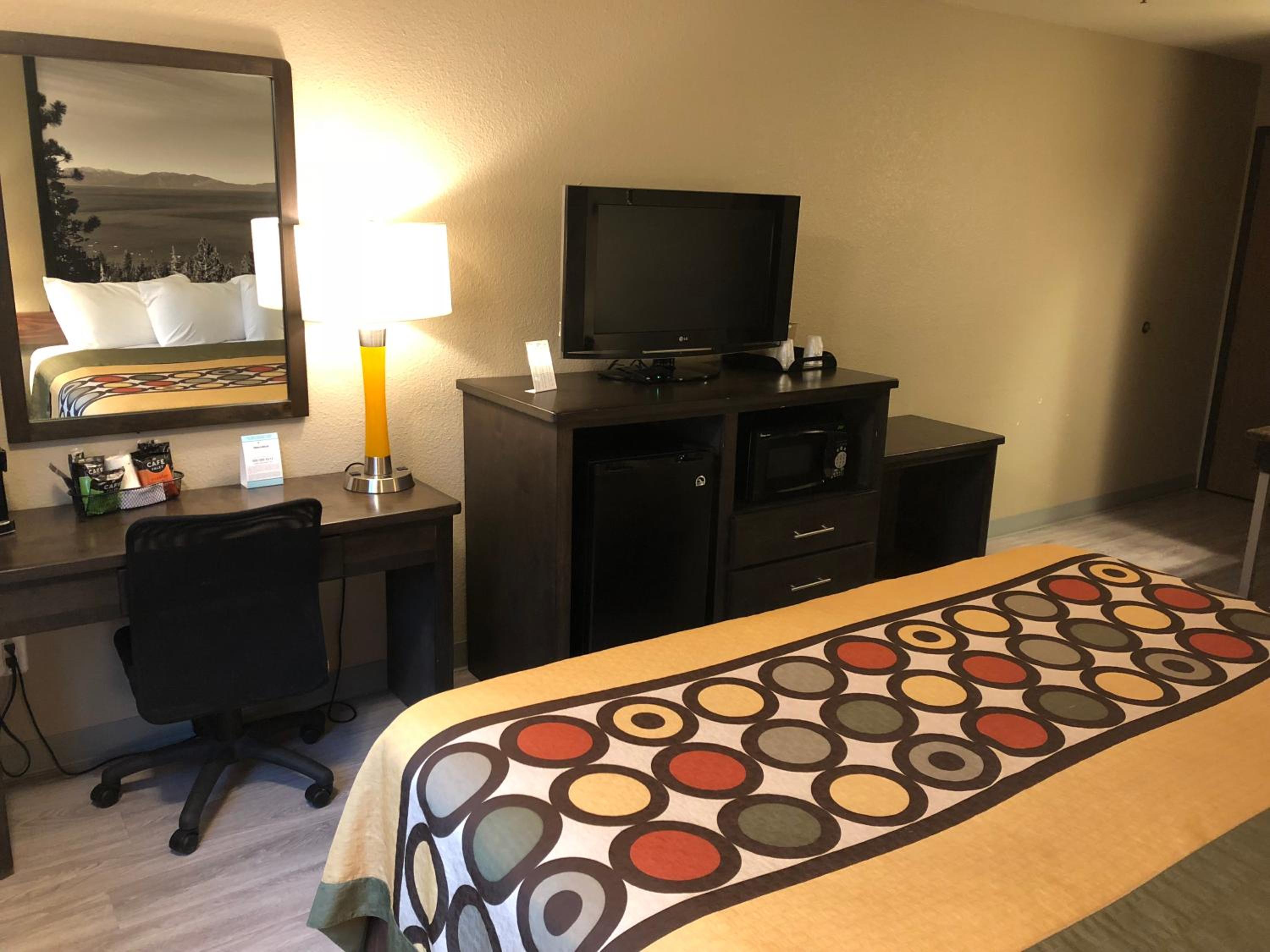 1 King Bed, Dog Friendly, Non-Smoking