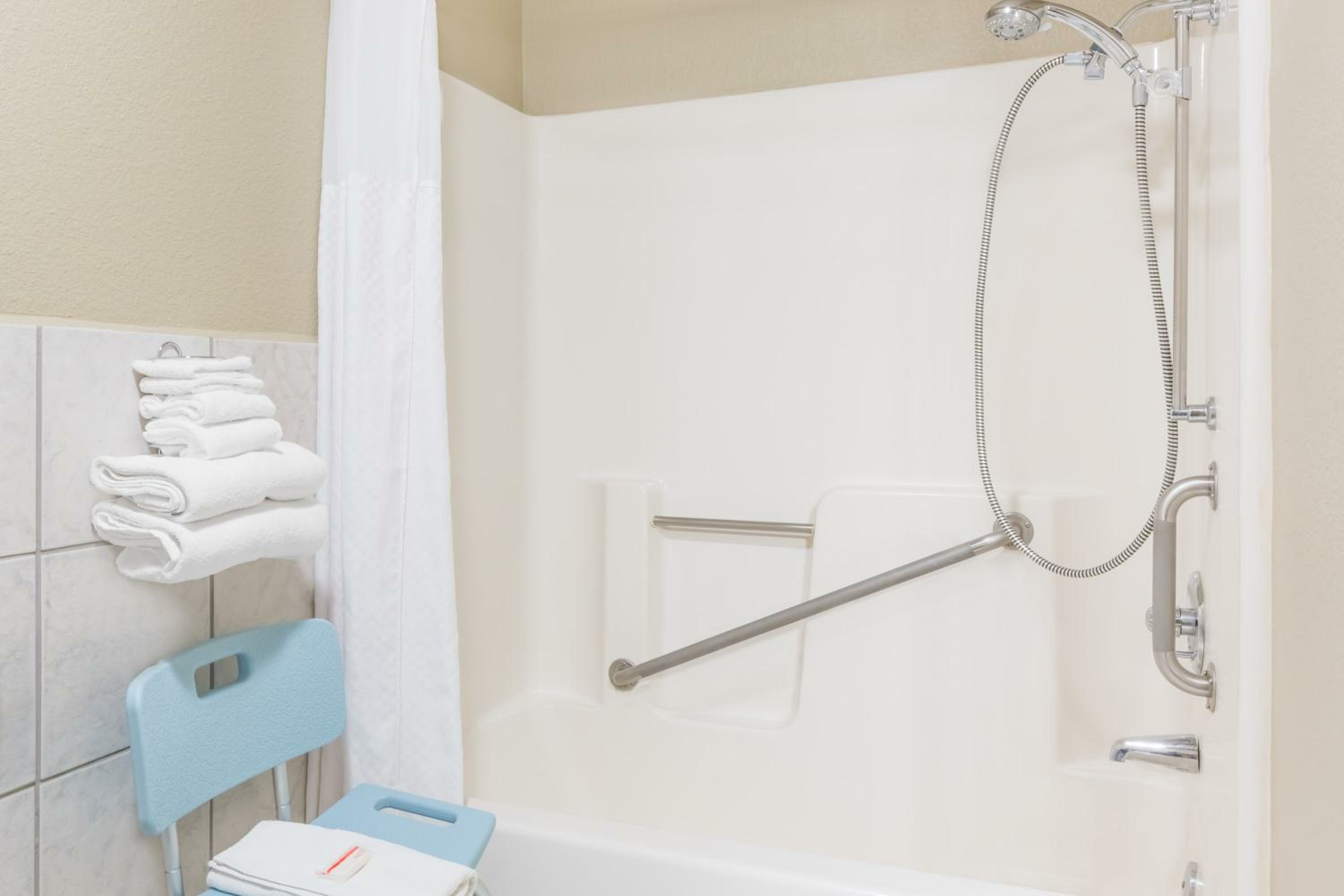 Queen Room - Hearing Accessible/Pet Friendly/Non-Smoking