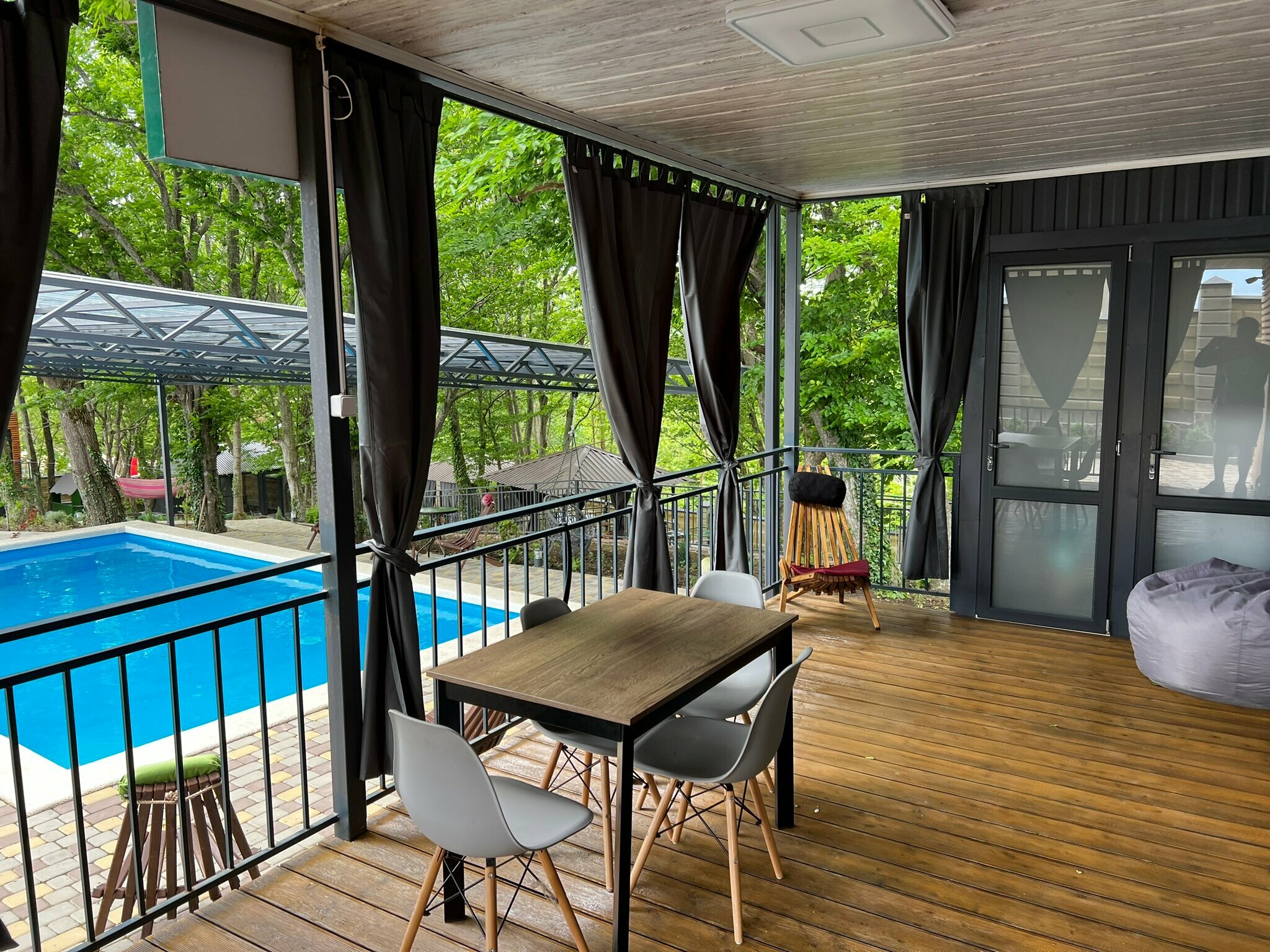 Дом с видом на лес