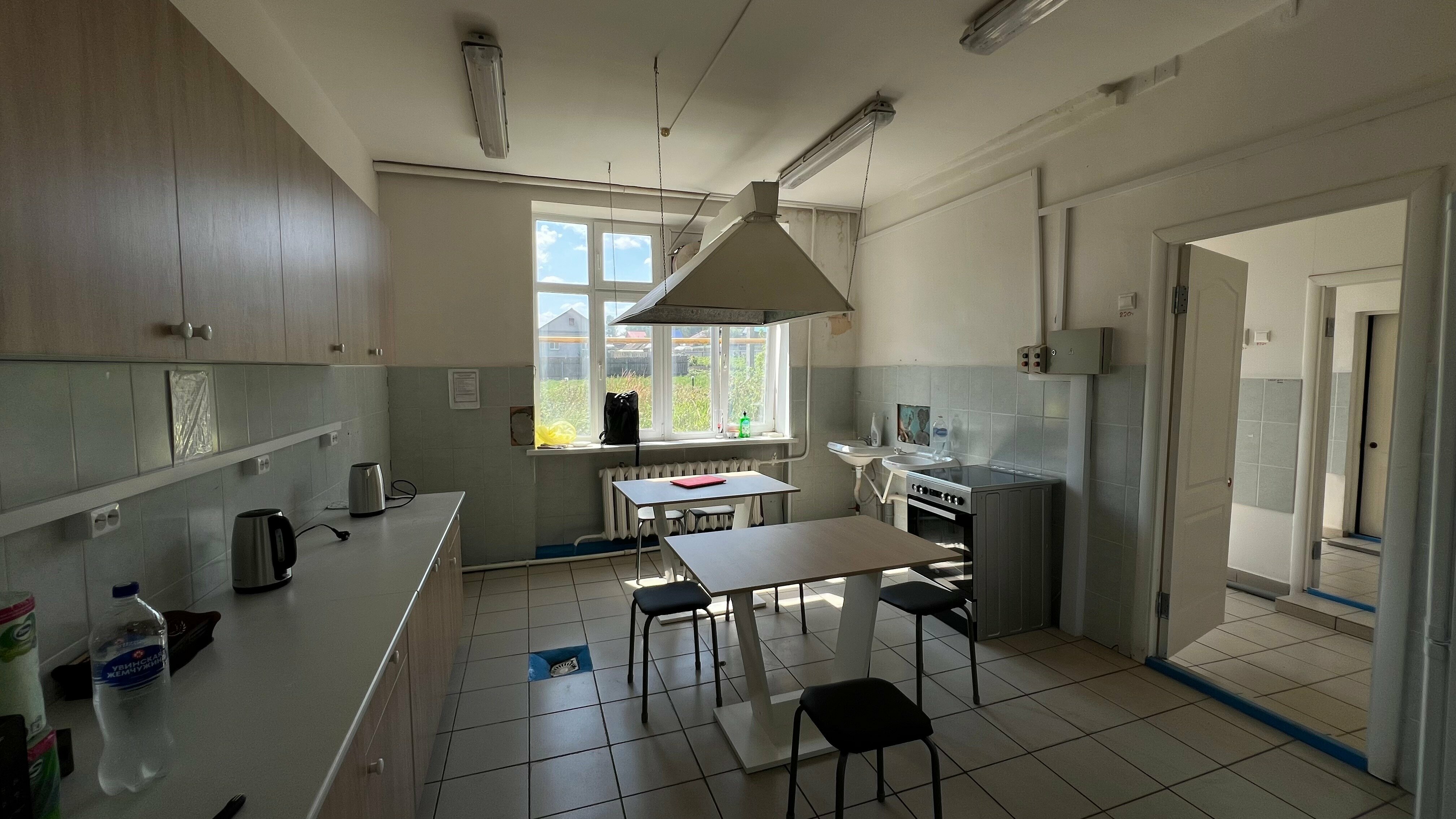 Односпальная кровать в общем мужском номере